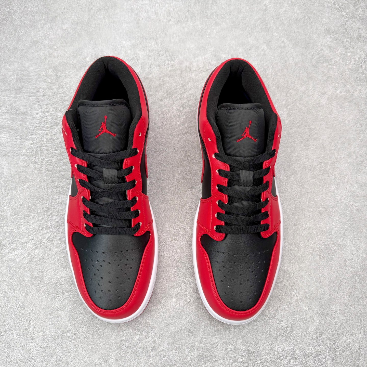 图片[2]-＃福利特价 Air Jordan AJ1 Low 低帮系列 百分百全新货品 零氧化发霉 给足利润空间操作 超乎所想的高性价比 原装楦头纸板开发 完美鞋型 超高清洁度 鞋型不臃肿别扭 原厂内置全掌气垫 A模大底 鞋舌AJ原厂专用牛津布 AJ专用反口珍珠布 原厂无杂质高弹内里海棉 特殊封边弹力鞋带 原鞋开模 拒绝公底 购置公司同步原材料 都有细节原汁原味 忠于原版 尺码：36 36.5 37.5 38 38.5 39 40 40.5 41 42 42.5 43 44 44.5 45 46-选品中心