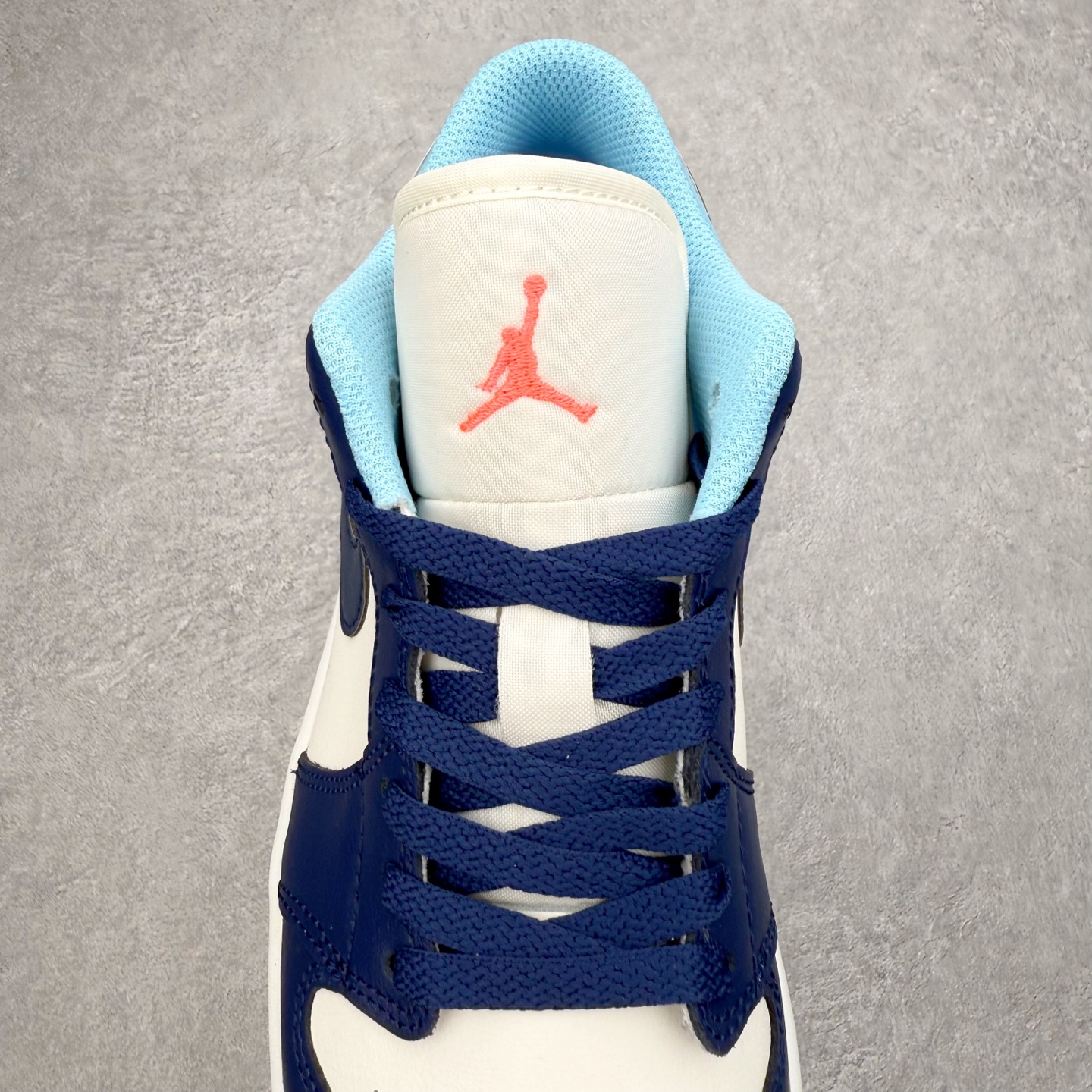 图片[5]-＃DT纯原 Air Jordan AJ1 Low 低帮 553558-149 终端优势供应 市面中低帮最具代表性版本没有之一 口碑大厂出品 品控大底版型不断改良更新 全套原纸板楦头开发 确保原汁原味 完美呈现版型 完美零毛边处理 原厂内置全掌气垫 价格定位良心 平台专用代工流水线出品 一眼公司既视感 拿到手的一瞬间就与众不同 碾压市面所有版本 全部原鞋开发 每一个配色都会采购原鞋确认细节 打破市面看图做货无好货之说 尺码：35.5 36 36.5 37.5 38 38.5 39 40 40.5 41 42 42.5 43 44 44.5 45 46-选品中心