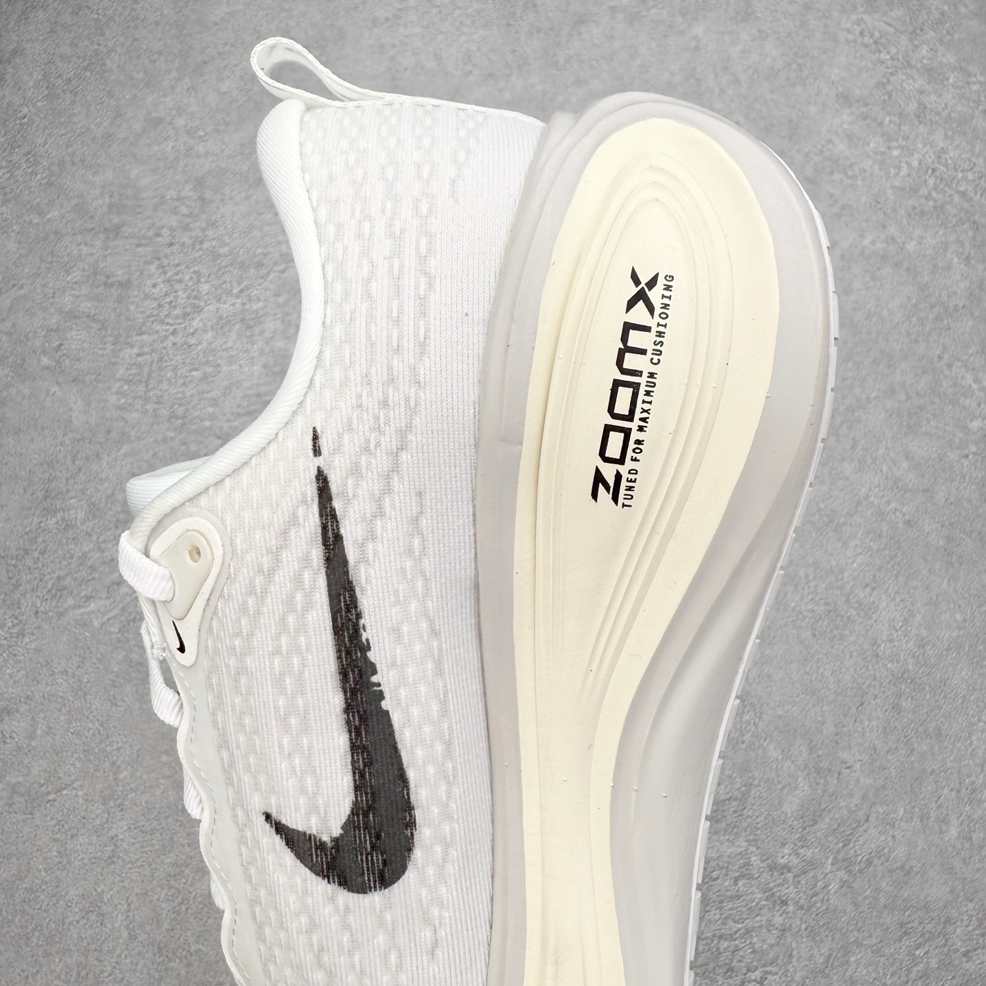 图片[7]-NK Vomero Plus 时尚舒适 网布防滑耐磨 低帮跑步鞋 IH2268-100 实拍调校N版已经零色差零失真 百分百还原实物色彩所见即所得 不存在货不对板色差等低级问题 选购参考实物拍摄 不混卖不参货 只用心做好货严格选品 承诺混一赔十 尺码：36 36.5 37.5 38 38.5 39 40 40.5 41 42 42.5 43 44 44.5 45-选品中心