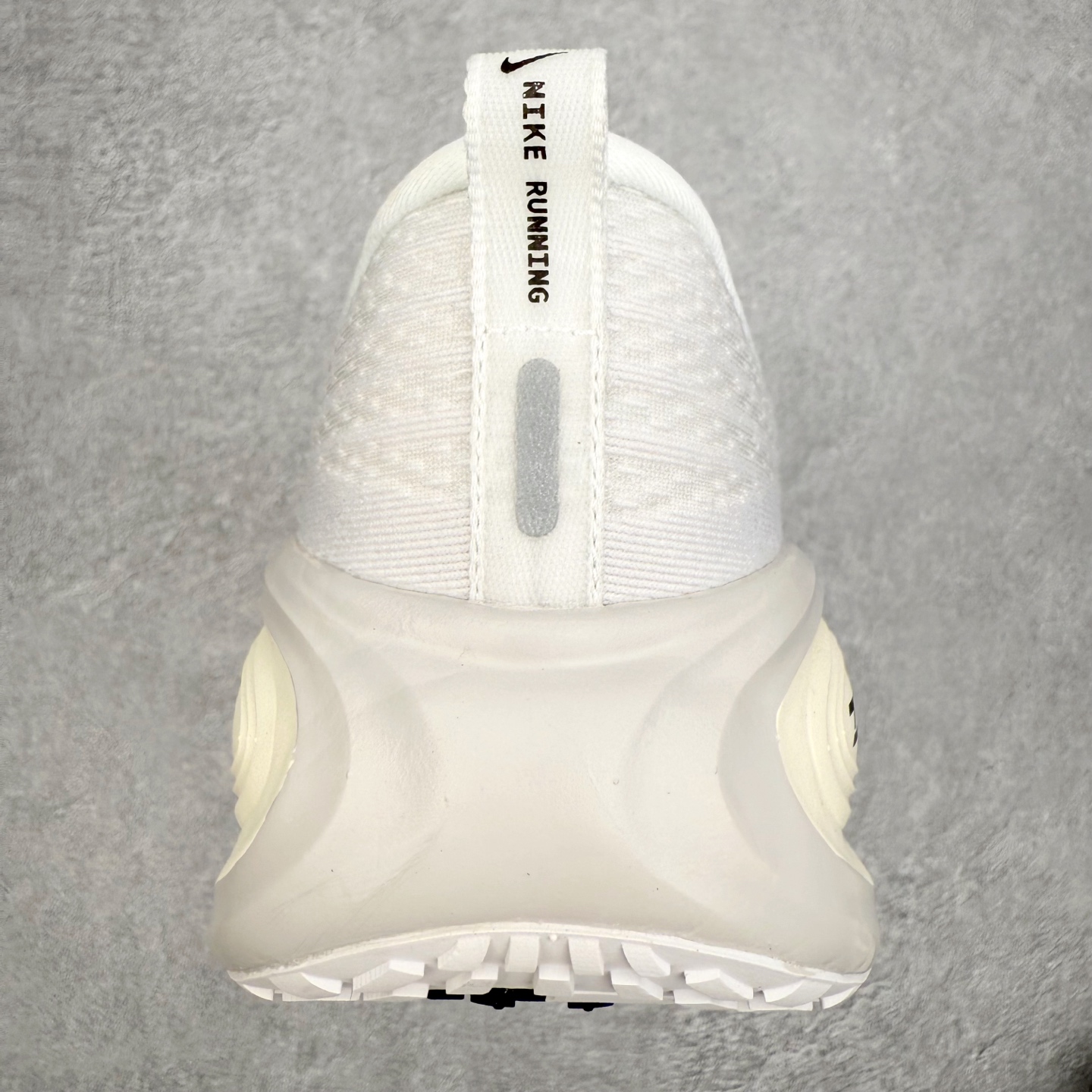 图片[8]-NK Vomero Plus 时尚舒适 网布防滑耐磨 低帮跑步鞋 IH2268-100 实拍调校N版已经零色差零失真 百分百还原实物色彩所见即所得 不存在货不对板色差等低级问题 选购参考实物拍摄 不混卖不参货 只用心做好货严格选品 承诺混一赔十 尺码：36 36.5 37.5 38 38.5 39 40 40.5 41 42 42.5 43 44 44.5 45-选品中心