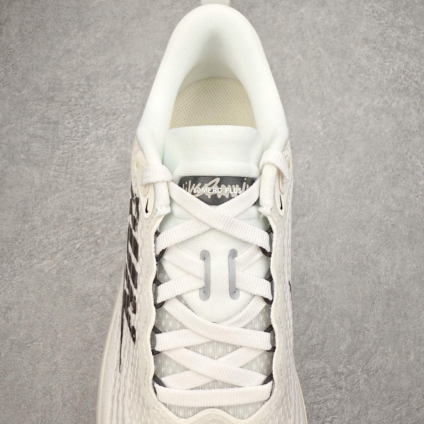 图片[5]-NK Vomero Plus 时尚舒适 网布防滑耐磨 低帮跑步鞋 IH2268-100 实拍调校N版已经零色差零失真 百分百还原实物色彩所见即所得 不存在货不对板色差等低级问题 选购参考实物拍摄 不混卖不参货 只用心做好货严格选品 承诺混一赔十 尺码：36 36.5 37.5 38 38.5 39 40 40.5 41 42 42.5 43 44 44.5 45-选品中心