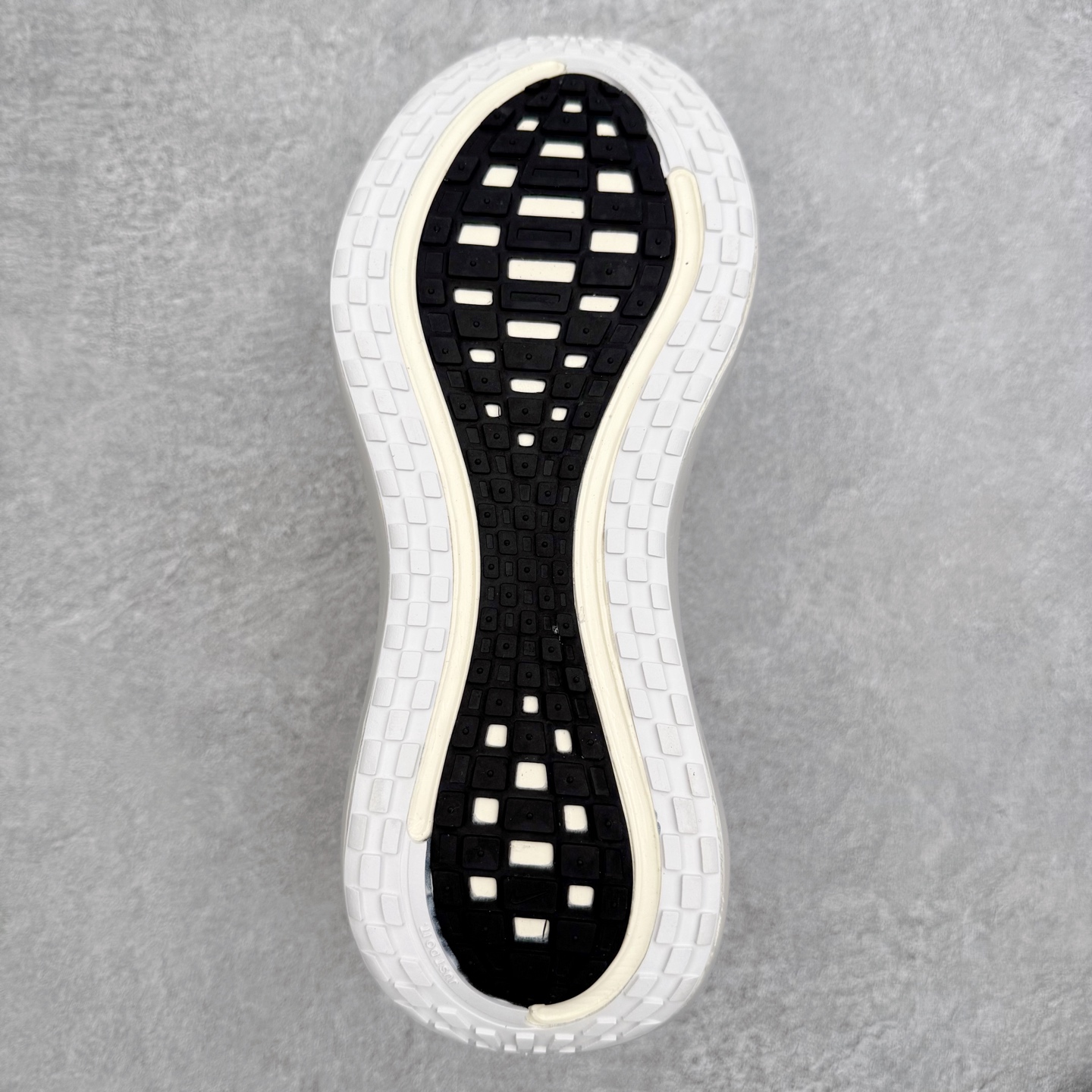 图片[9]-NK Vomero Plus 时尚舒适 网布防滑耐磨 低帮跑步鞋 IH2268-100 实拍调校N版已经零色差零失真 百分百还原实物色彩所见即所得 不存在货不对板色差等低级问题 选购参考实物拍摄 不混卖不参货 只用心做好货严格选品 承诺混一赔十 尺码：36 36.5 37.5 38 38.5 39 40 40.5 41 42 42.5 43 44 44.5 45-选品中心