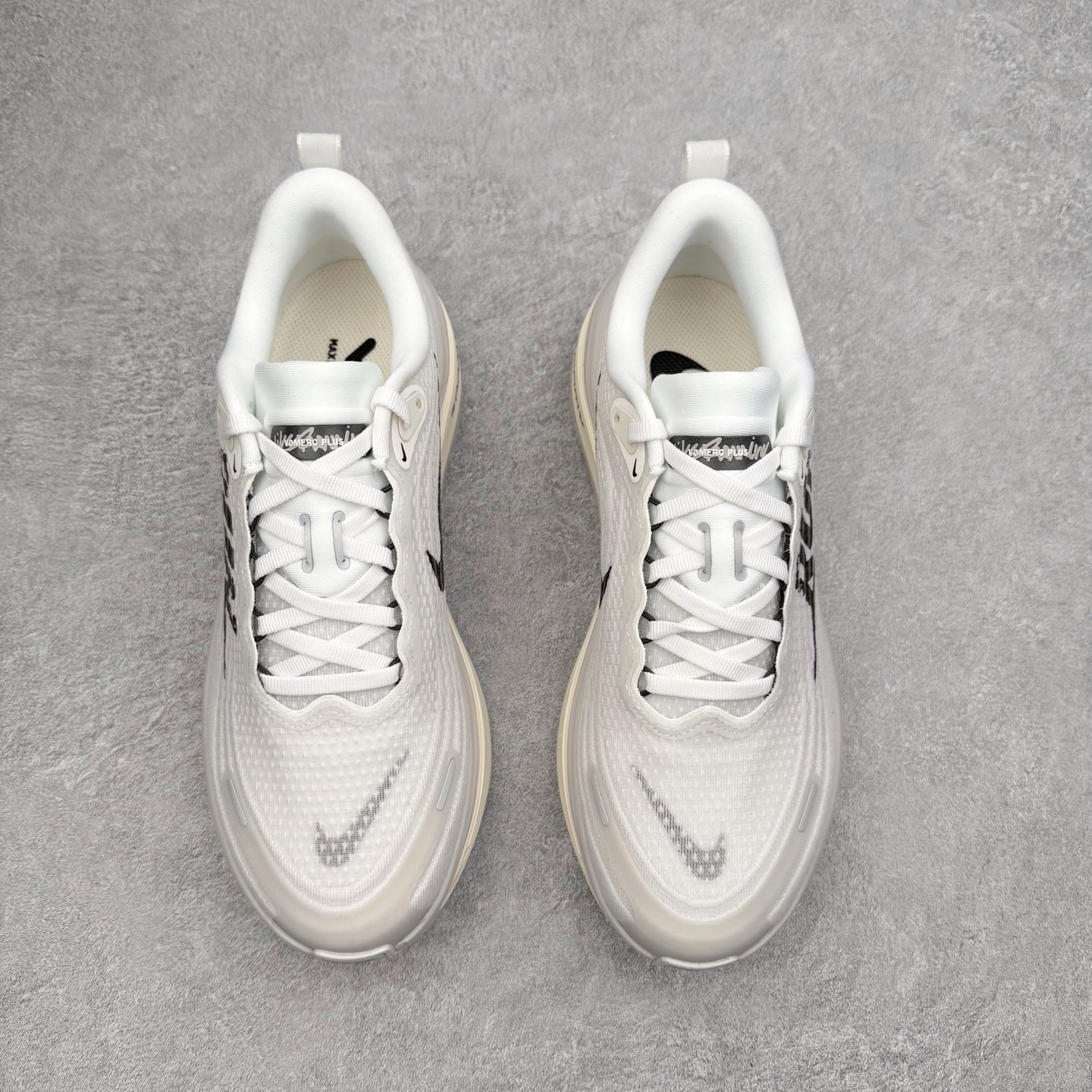 图片[2]-NK Vomero Plus 时尚舒适 网布防滑耐磨 低帮跑步鞋 IH2268-100 实拍调校N版已经零色差零失真 百分百还原实物色彩所见即所得 不存在货不对板色差等低级问题 选购参考实物拍摄 不混卖不参货 只用心做好货严格选品 承诺混一赔十 尺码：36 36.5 37.5 38 38.5 39 40 40.5 41 42 42.5 43 44 44.5 45-选品中心