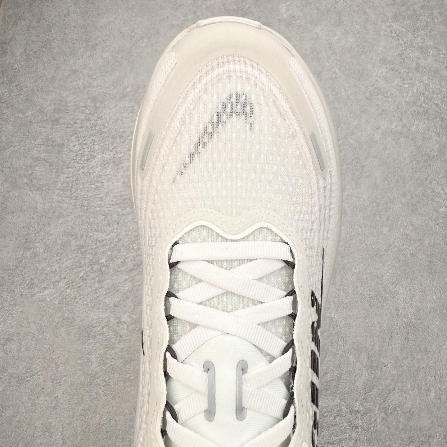 图片[4]-NK Vomero Plus 时尚舒适 网布防滑耐磨 低帮跑步鞋 IH2268-100 实拍调校N版已经零色差零失真 百分百还原实物色彩所见即所得 不存在货不对板色差等低级问题 选购参考实物拍摄 不混卖不参货 只用心做好货严格选品 承诺混一赔十 尺码：36 36.5 37.5 38 38.5 39 40 40.5 41 42 42.5 43 44 44.5 45-选品中心