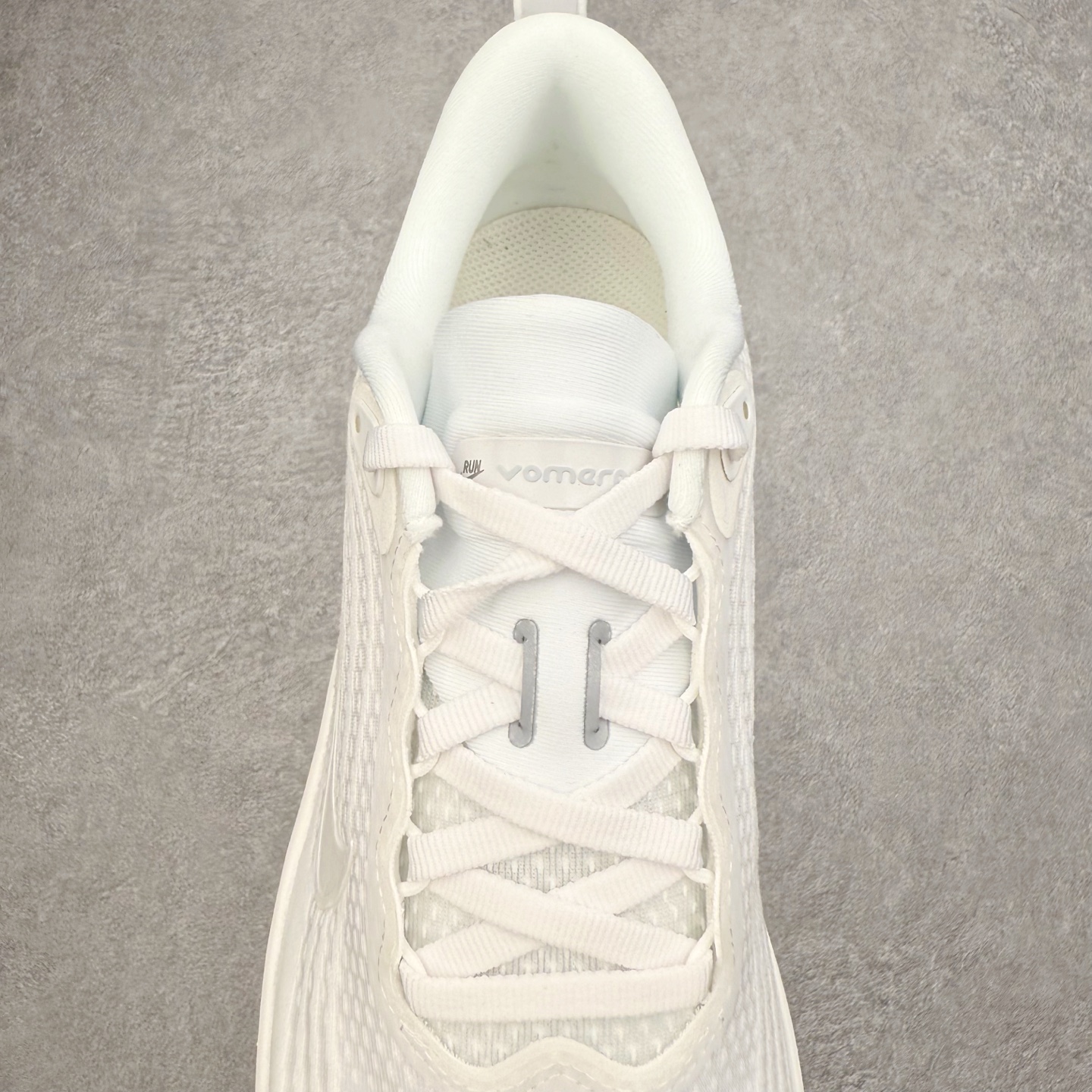 图片[5]-NK Vomero Plus 时尚舒适 网布防滑耐磨 低帮跑步鞋 HV8150-102 实拍调校N版已经零色差零失真 百分百还原实物色彩所见即所得 不存在货不对板色差等低级问题 选购参考实物拍摄 不混卖不参货 只用心做好货严格选品 承诺混一赔十 尺码：36 36.5 37.5 38 38.5 39 40 40.5 41 42 42.5 43 44 44.5 45-选品中心