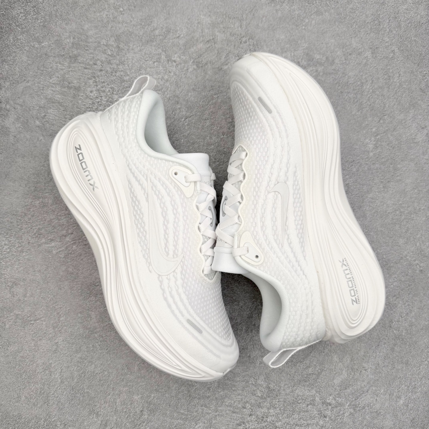 图片[3]-NK Vomero Plus 时尚舒适 网布防滑耐磨 低帮跑步鞋 HV8150-102 实拍调校N版已经零色差零失真 百分百还原实物色彩所见即所得 不存在货不对板色差等低级问题 选购参考实物拍摄 不混卖不参货 只用心做好货严格选品 承诺混一赔十 尺码：36 36.5 37.5 38 38.5 39 40 40.5 41 42 42.5 43 44 44.5 45-选品中心