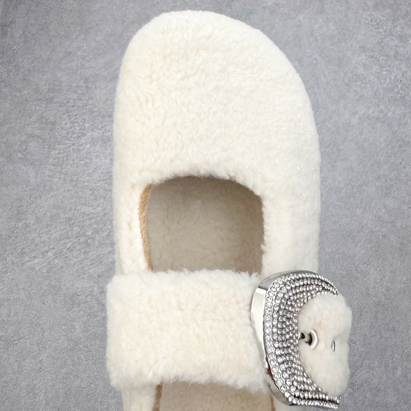 图片[4]-GG-CC 百搭慵懒风外出法式时尚厚底勃肯毛毛包头拖鞋 实拍调校N版已经零色差零失真 百分百还原实物色彩所见即所得 不存在货不对板色差等低级问题 选购参考实物拍摄 不混卖不参货 只用心做好货严格选品 承诺混一赔十 尺码：35 36 37 38 39-选品中心