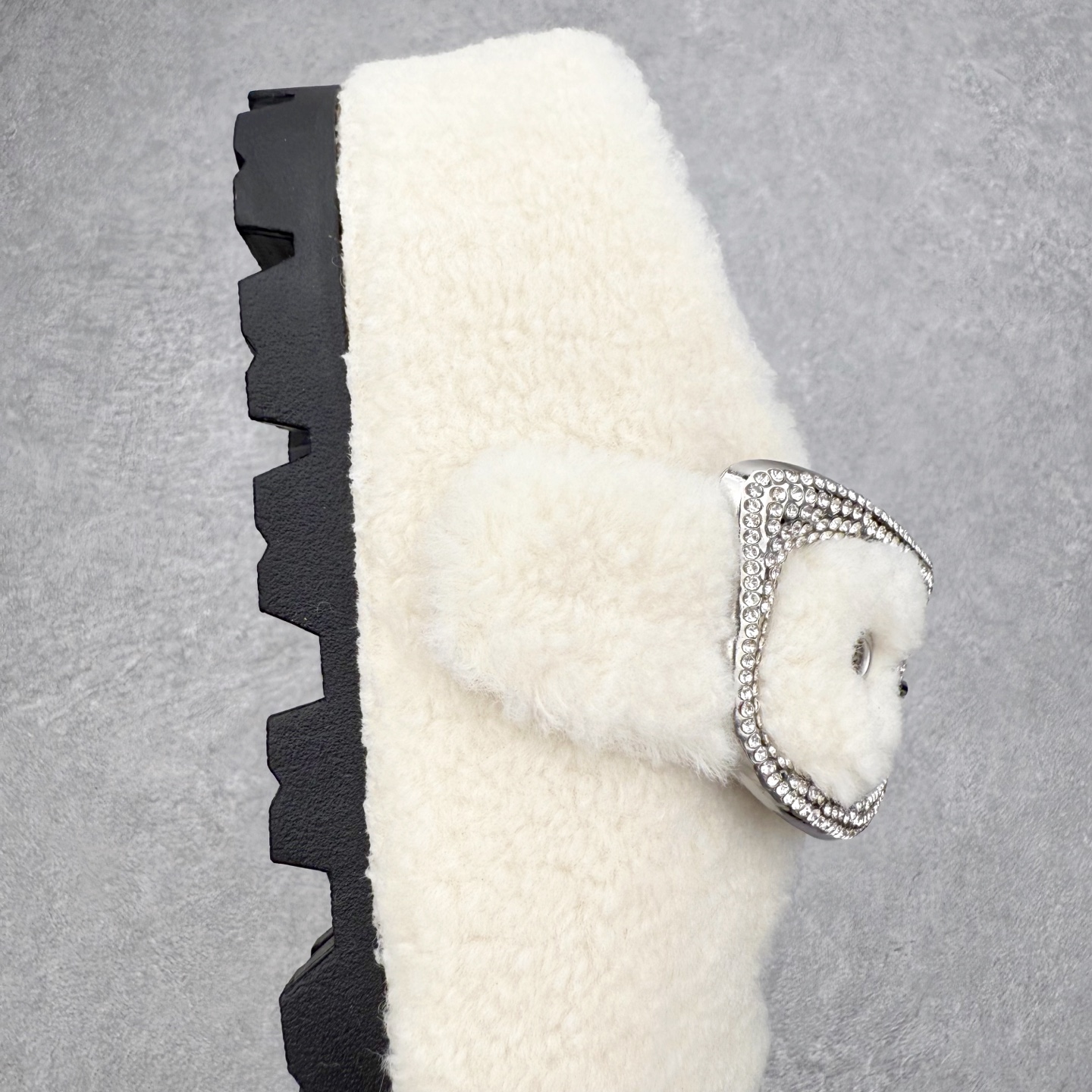 图片[6]-GG-CC 百搭慵懒风外出法式时尚厚底勃肯毛毛包头拖鞋 实拍调校N版已经零色差零失真 百分百还原实物色彩所见即所得 不存在货不对板色差等低级问题 选购参考实物拍摄 不混卖不参货 只用心做好货严格选品 承诺混一赔十 尺码：35 36 37 38 39-选品中心