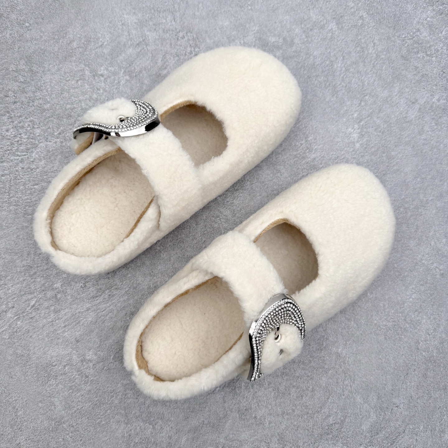 图片[3]-GG-CC 百搭慵懒风外出法式时尚厚底勃肯毛毛包头拖鞋 实拍调校N版已经零色差零失真 百分百还原实物色彩所见即所得 不存在货不对板色差等低级问题 选购参考实物拍摄 不混卖不参货 只用心做好货严格选品 承诺混一赔十 尺码：35 36 37 38 39-选品中心