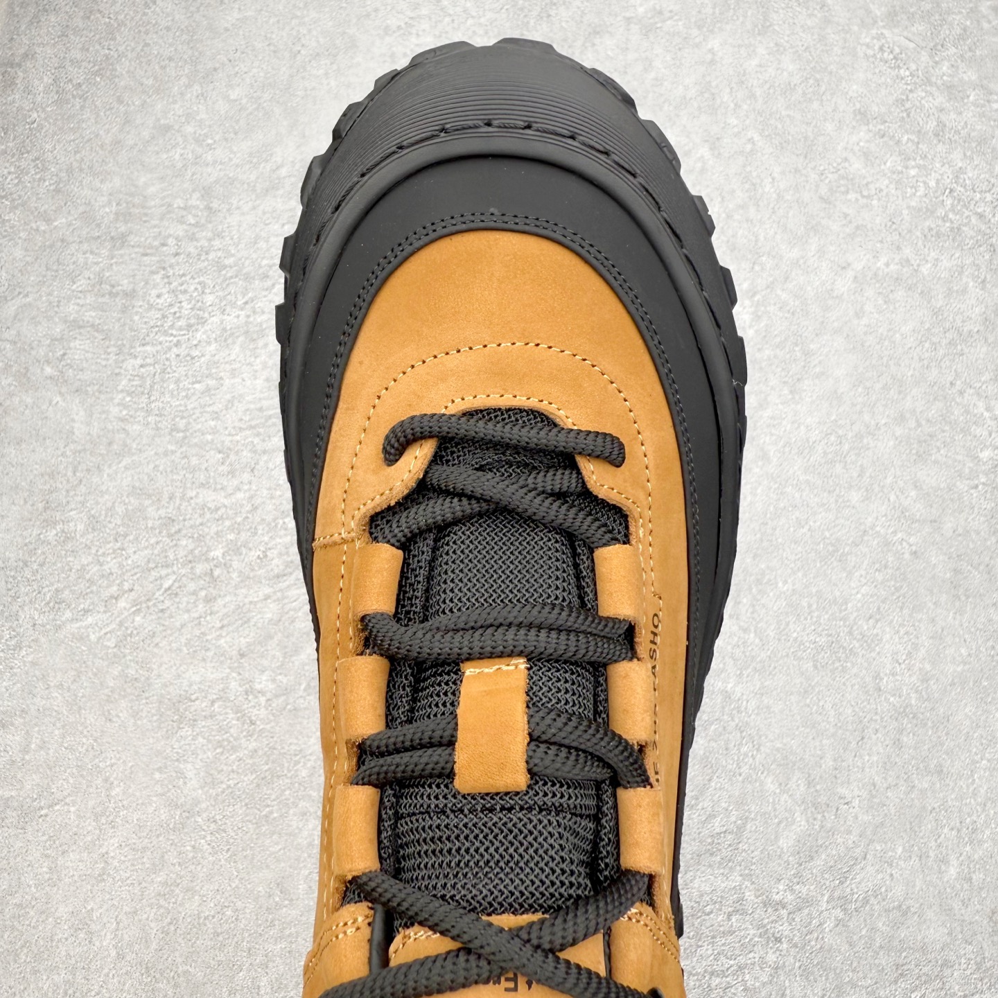 图片[4]-ECCO爱步男款新款运动登山鞋 轻盈减震牛皮耐磨户外跑鞋 越野系列 甄选优质牛皮革搭配纺织衬里 防污透气，户外无忧 无惧旷野 提供出色的能量回弹和缓震支撑 长距离不累脚 驰骋百公里 直接注塑工艺连接鞋面与鞋底 一体成型，合脚稳固 贴合舒适 预防前冲 橡胶外底多地形适应，抓地耐磨 为每一次徒步提供稳定支撑 动态平衡 无惧陡坡 简约设计 穿型入野 尺码：38 39 40 41 42 43（皮鞋码）-选品中心