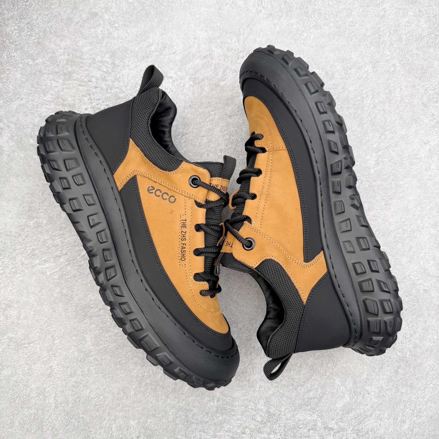 图片[3]-ECCO爱步男款新款运动登山鞋 轻盈减震牛皮耐磨户外跑鞋 越野系列 甄选优质牛皮革搭配纺织衬里 防污透气，户外无忧 无惧旷野 提供出色的能量回弹和缓震支撑 长距离不累脚 驰骋百公里 直接注塑工艺连接鞋面与鞋底 一体成型，合脚稳固 贴合舒适 预防前冲 橡胶外底多地形适应，抓地耐磨 为每一次徒步提供稳定支撑 动态平衡 无惧陡坡 简约设计 穿型入野 尺码：38 39 40 41 42 43（皮鞋码）-选品中心