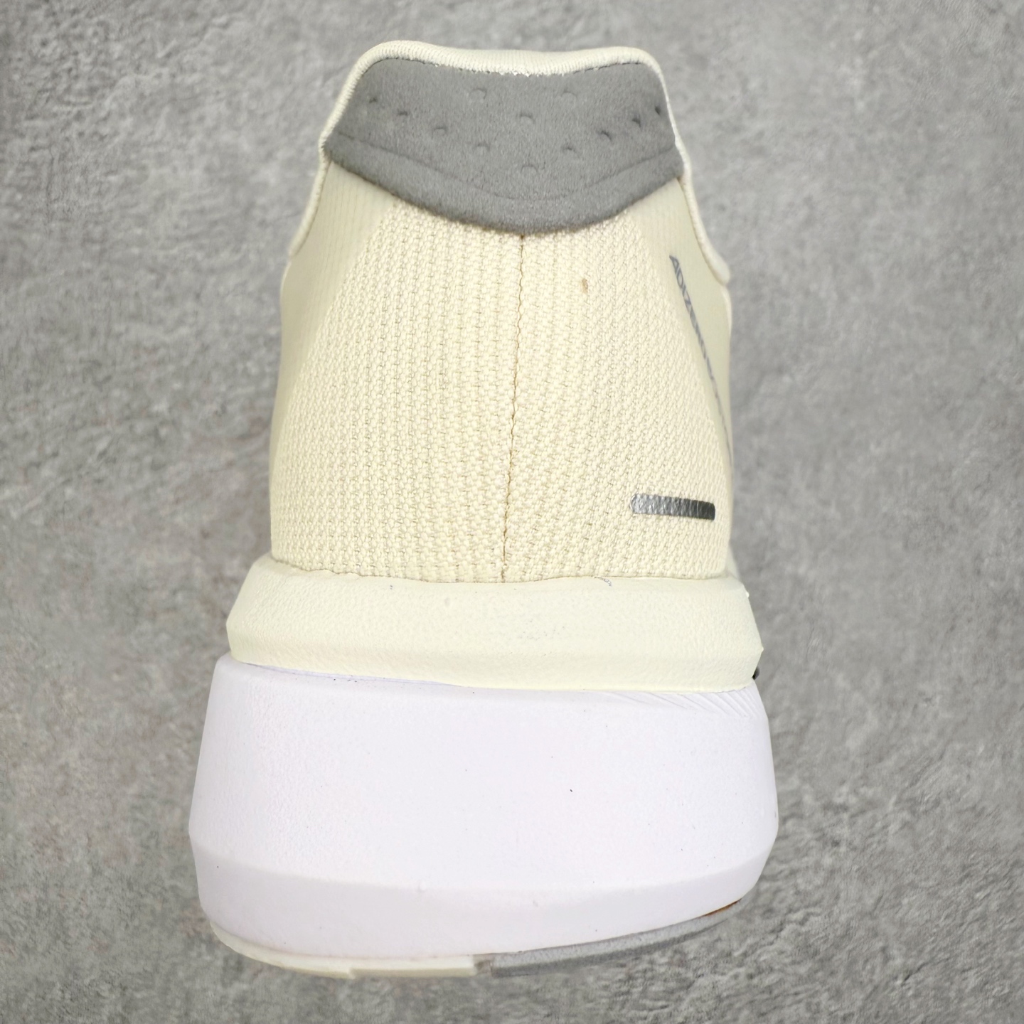 图片[8]-AD Adizero Boston 13 夏季透气网眼竞速跑鞋 JS4947 融合Lightstrike和Lightstrike Pro技术 采用乙烯/乙酸乙烯酯(EVA)材质 打造舒适中底 含ENERGYROD能量碳柱 旨在为步伐添活力 尺码：36 36.5 37 38 38.5 39 40 40.5 41 42 42.5 43 44 44.5 45-选品中心