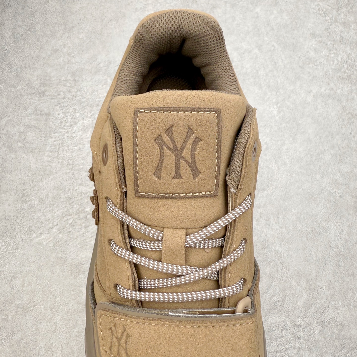 图片[5]-MLB Chunky Liner Basic 复古印花学长鞋系列低帮轻量增高厚底百搭休闲运动慢跑鞋板鞋 Korea韩国联名NY美国榄球纽约洋基队限定 韩国代购专供 全套原楦原纸板原厂数据开发 正确中底拉帮中底网布细节 平台代购专供 左脚内置芯片 韩国代购吊牌标贴 独家一比一RB+MD组合大底 高频后跟小人Logo精准对位立体饱满 正确网布加超迁鞋面 转印中底走线紧密 转印Logo工艺表层防刮不掉色 尺码：35 36 36.5 37.5 38 38.5 39 40 40.5 41 42 42.5 43 44 45-选品中心