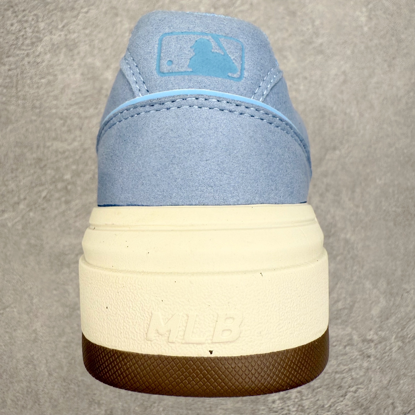 图片[8]-MLB Chunky Liner Basic 复古印花学长鞋系列低帮轻量增高厚底百搭休闲运动慢跑鞋板鞋 Korea韩国联名NY美国榄球纽约洋基队限定 韩国代购专供 全套原楦原纸板原厂数据开发 正确中底拉帮中底网布细节 平台代购专供 左脚内置芯片 韩国代购吊牌标贴 独家一比一RB+MD组合大底 高频后跟小人Logo精准对位立体饱满 正确网布加超迁鞋面 转印中底走线紧密 转印Logo工艺表层防刮不掉色 尺码：35 36 36.5 37.5 38 38.5 39 40 40.5 41 42 42.5 43 44 45-选品中心