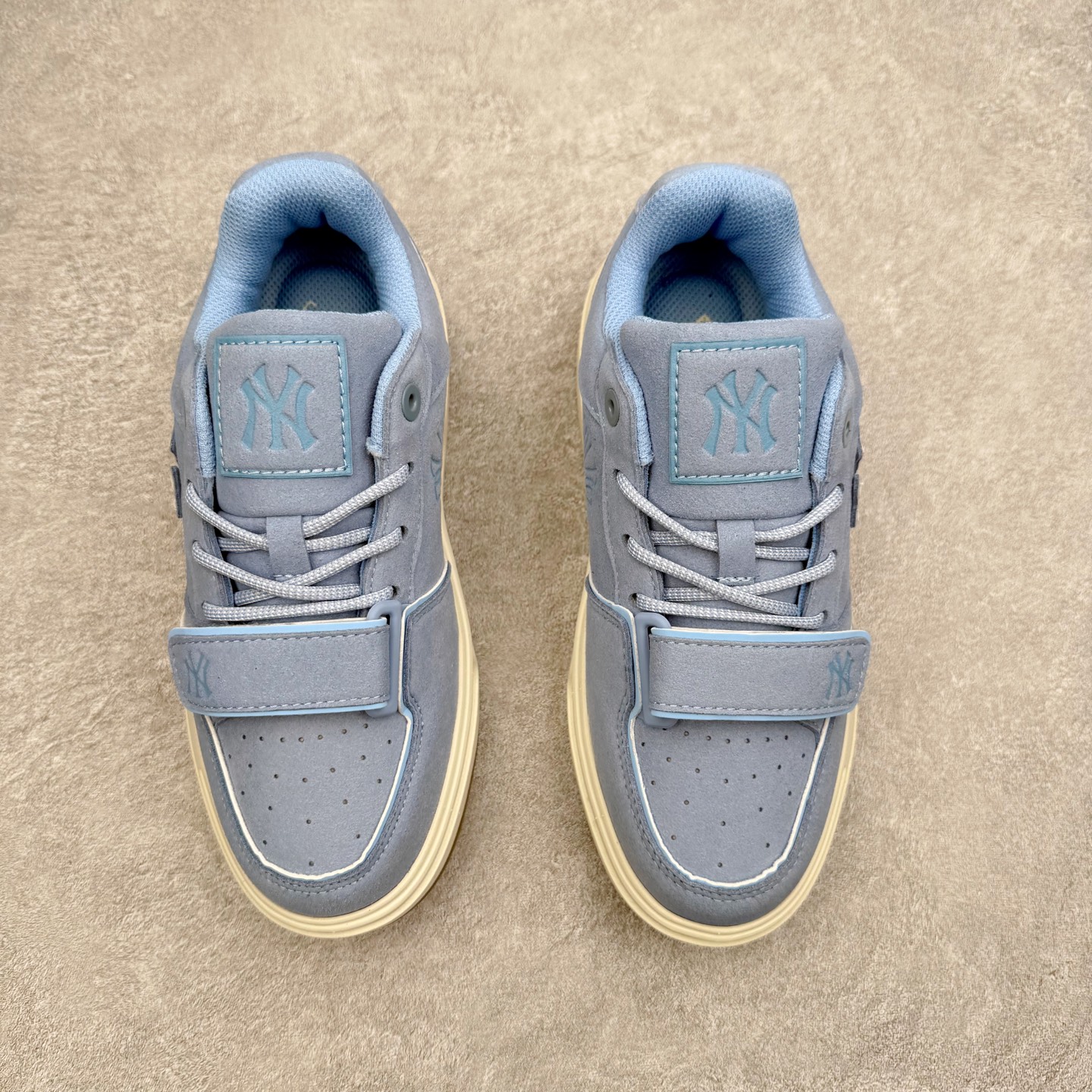 图片[2]-MLB Chunky Liner Basic 复古印花学长鞋系列低帮轻量增高厚底百搭休闲运动慢跑鞋板鞋 Korea韩国联名NY美国榄球纽约洋基队限定 韩国代购专供 全套原楦原纸板原厂数据开发 正确中底拉帮中底网布细节 平台代购专供 左脚内置芯片 韩国代购吊牌标贴 独家一比一RB+MD组合大底 高频后跟小人Logo精准对位立体饱满 正确网布加超迁鞋面 转印中底走线紧密 转印Logo工艺表层防刮不掉色 尺码：35 36 36.5 37.5 38 38.5 39 40 40.5 41 42 42.5 43 44 45-选品中心