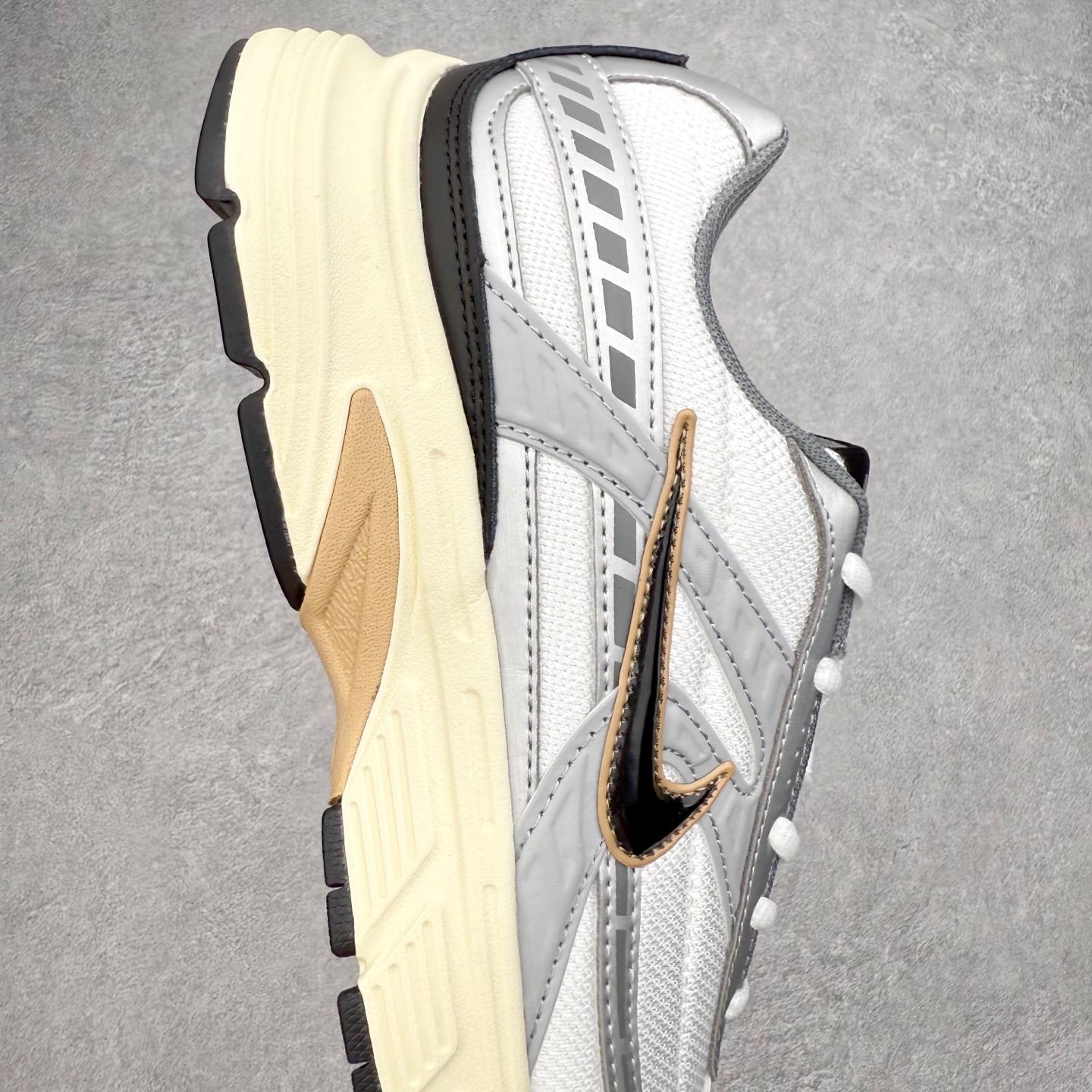 图片[6]-NK Initiator 创始者系列复古老爹鞋运动舒适复古网布合成革减震防滑耐磨低帮休闲跑步鞋 Ins爆火全新韩系古着风 回味经典 采用透气网眼鞋面和支撑覆盖层 自然运动设计的Phlyon中底用于缓冲 BRS 1000碳橡胶外底具有轻质柔韧性 牵引力和耐用性 尺码：36 36.5 37.5 38 38.5 39 40 40.5 41 42 42.5 43 44 45-选品中心