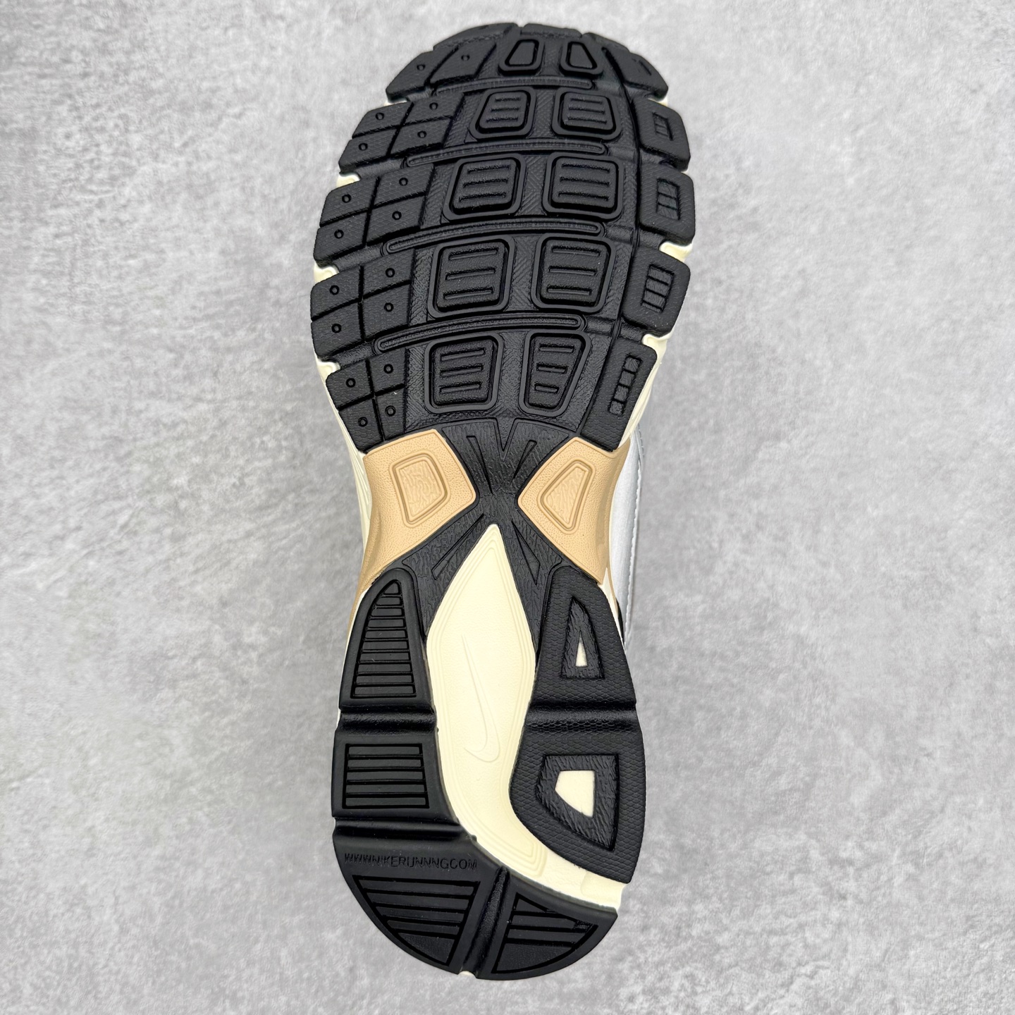 图片[9]-NK Initiator 创始者系列复古老爹鞋运动舒适复古网布合成革减震防滑耐磨低帮休闲跑步鞋 Ins爆火全新韩系古着风 回味经典 采用透气网眼鞋面和支撑覆盖层 自然运动设计的Phlyon中底用于缓冲 BRS 1000碳橡胶外底具有轻质柔韧性 牵引力和耐用性 尺码：36 36.5 37.5 38 38.5 39 40 40.5 41 42 42.5 43 44 45-选品中心