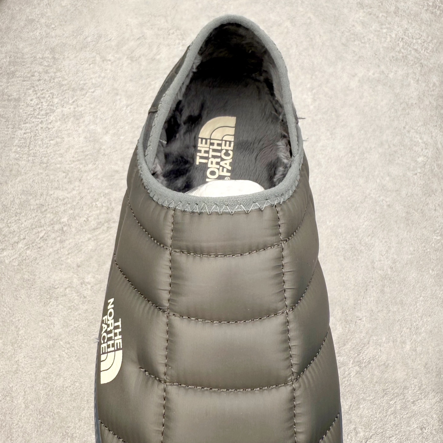 图片[5]-THE NORTH FACE 北面一脚蹬超轻保暖面包棉鞋 专业户外登山品牌（北面）The North Face自1966年创立，由两位热爱登山徒步的年轻登山者于美西旧金山开创，不断透过研发与创新，并且将最先进的技术结合在服装与鞋款设计，生产多种外型帅气且专业能力非常强的户外运动装备而备受欢迎。尺码：36 36.5 37.5 38 38.5 39 40 40.5 41 42 42.5 43 44 44.5 45-选品中心