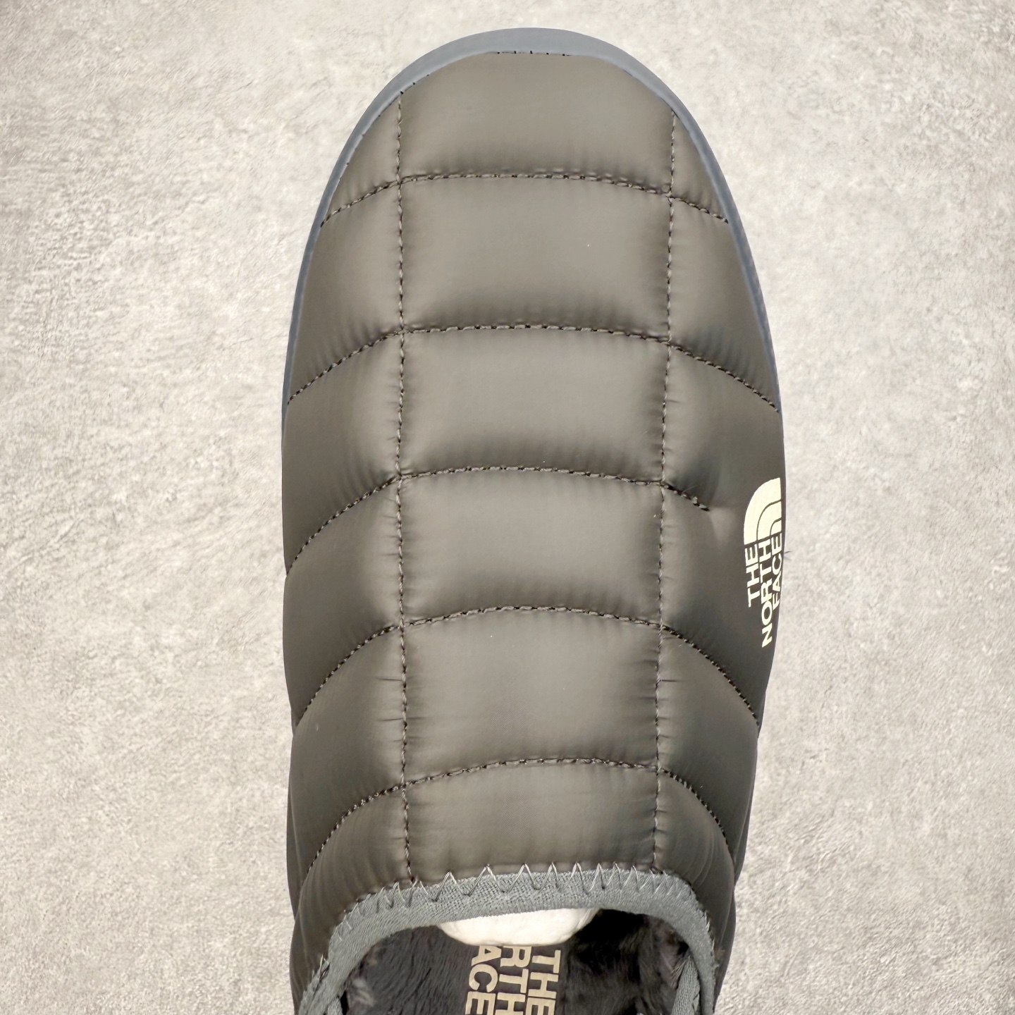 图片[4]-THE NORTH FACE 北面一脚蹬超轻保暖面包棉鞋 专业户外登山品牌（北面）The North Face自1966年创立，由两位热爱登山徒步的年轻登山者于美西旧金山开创，不断透过研发与创新，并且将最先进的技术结合在服装与鞋款设计，生产多种外型帅气且专业能力非常强的户外运动装备而备受欢迎。尺码：36 36.5 37.5 38 38.5 39 40 40.5 41 42 42.5 43 44 44.5 45-选品中心