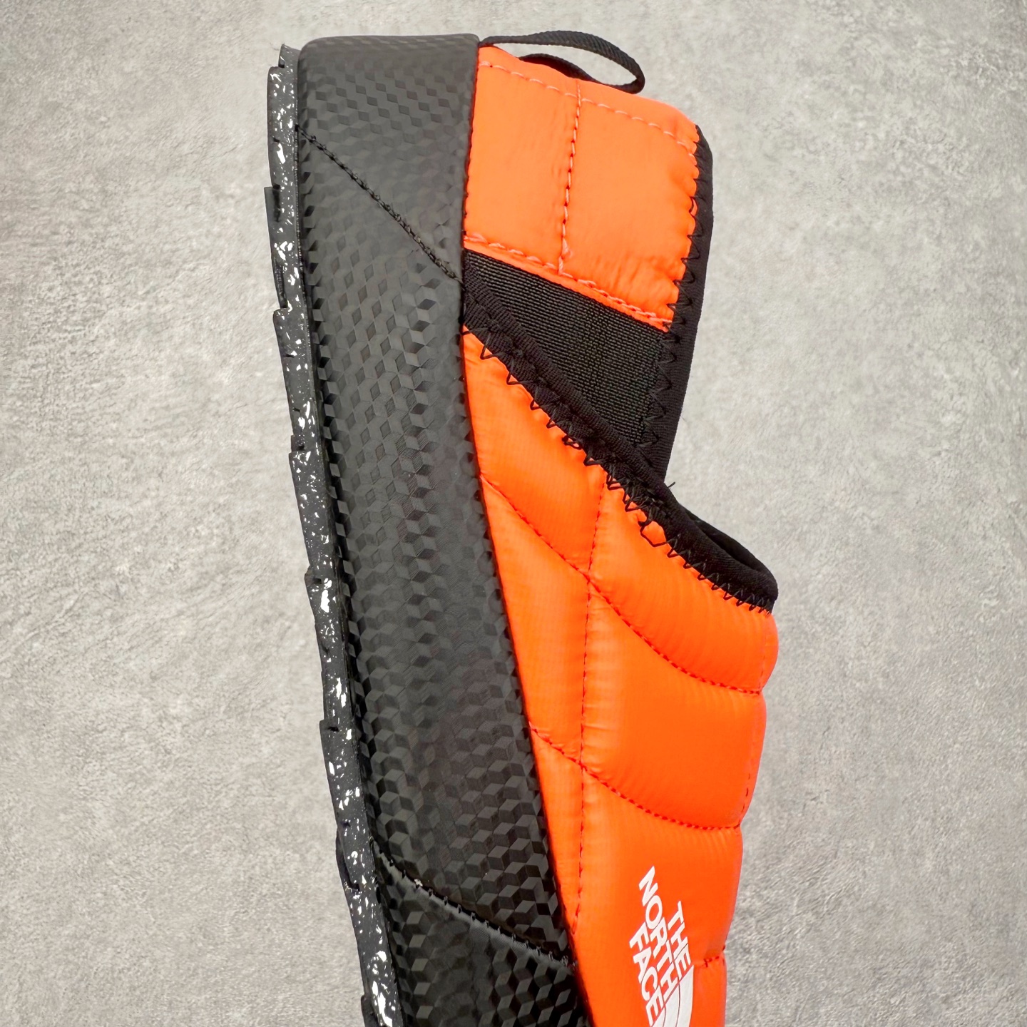 图片[6]-THE NORTH FACE 北面一脚蹬超轻保暖面包棉鞋 专业户外登山品牌（北面）The North Face自1966年创立，由两位热爱登山徒步的年轻登山者于美西旧金山开创，不断透过研发与创新，并且将最先进的技术结合在服装与鞋款设计，生产多种外型帅气且专业能力非常强的户外运动装备而备受欢迎。尺码：36 36.5 37.5 38 38.5 39 40 40.5 41 42 42.5 43 44 44.5 45-选品中心