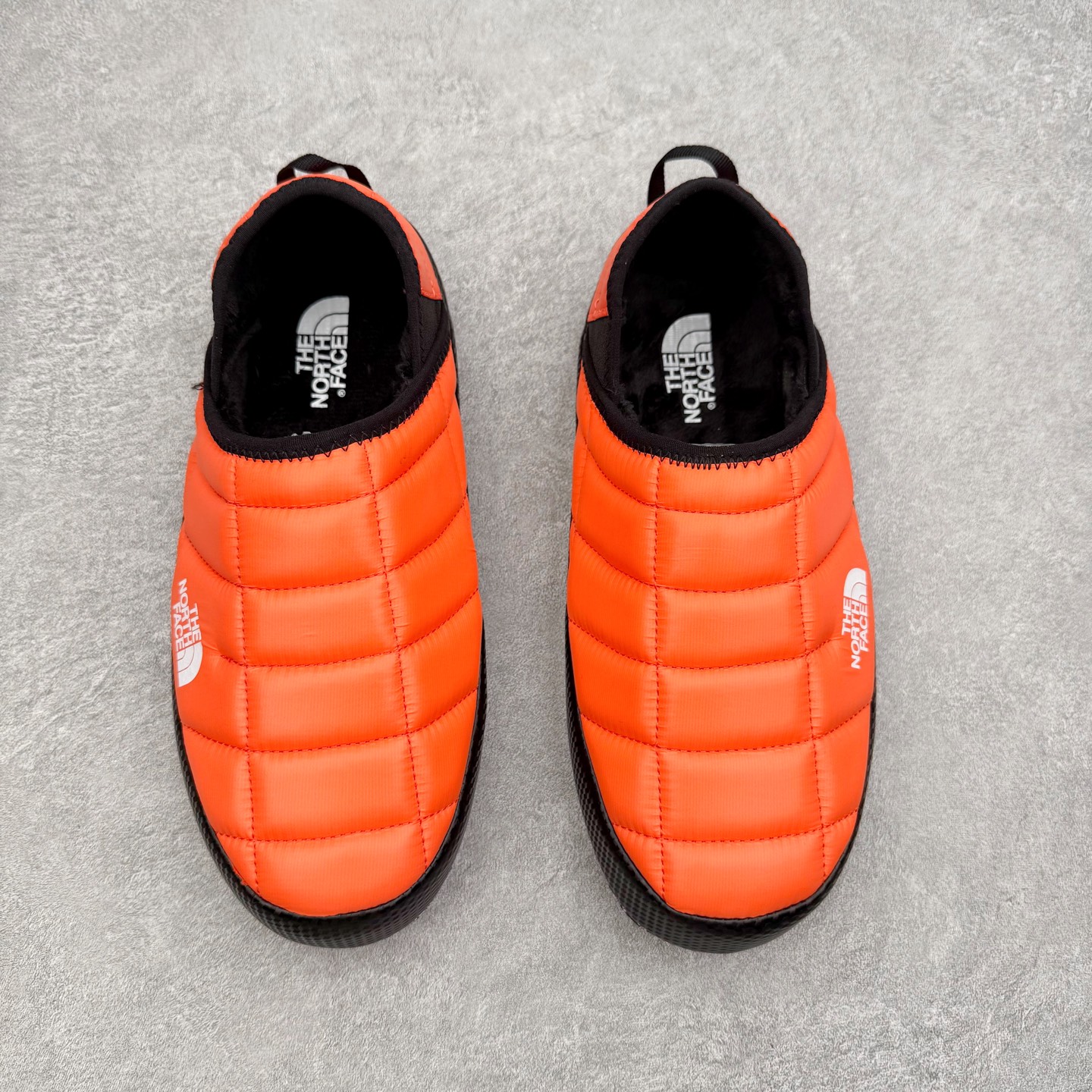 图片[2]-THE NORTH FACE 北面一脚蹬超轻保暖面包棉鞋 专业户外登山品牌（北面）The North Face自1966年创立，由两位热爱登山徒步的年轻登山者于美西旧金山开创，不断透过研发与创新，并且将最先进的技术结合在服装与鞋款设计，生产多种外型帅气且专业能力非常强的户外运动装备而备受欢迎。尺码：36 36.5 37.5 38 38.5 39 40 40.5 41 42 42.5 43 44 44.5 45-选品中心