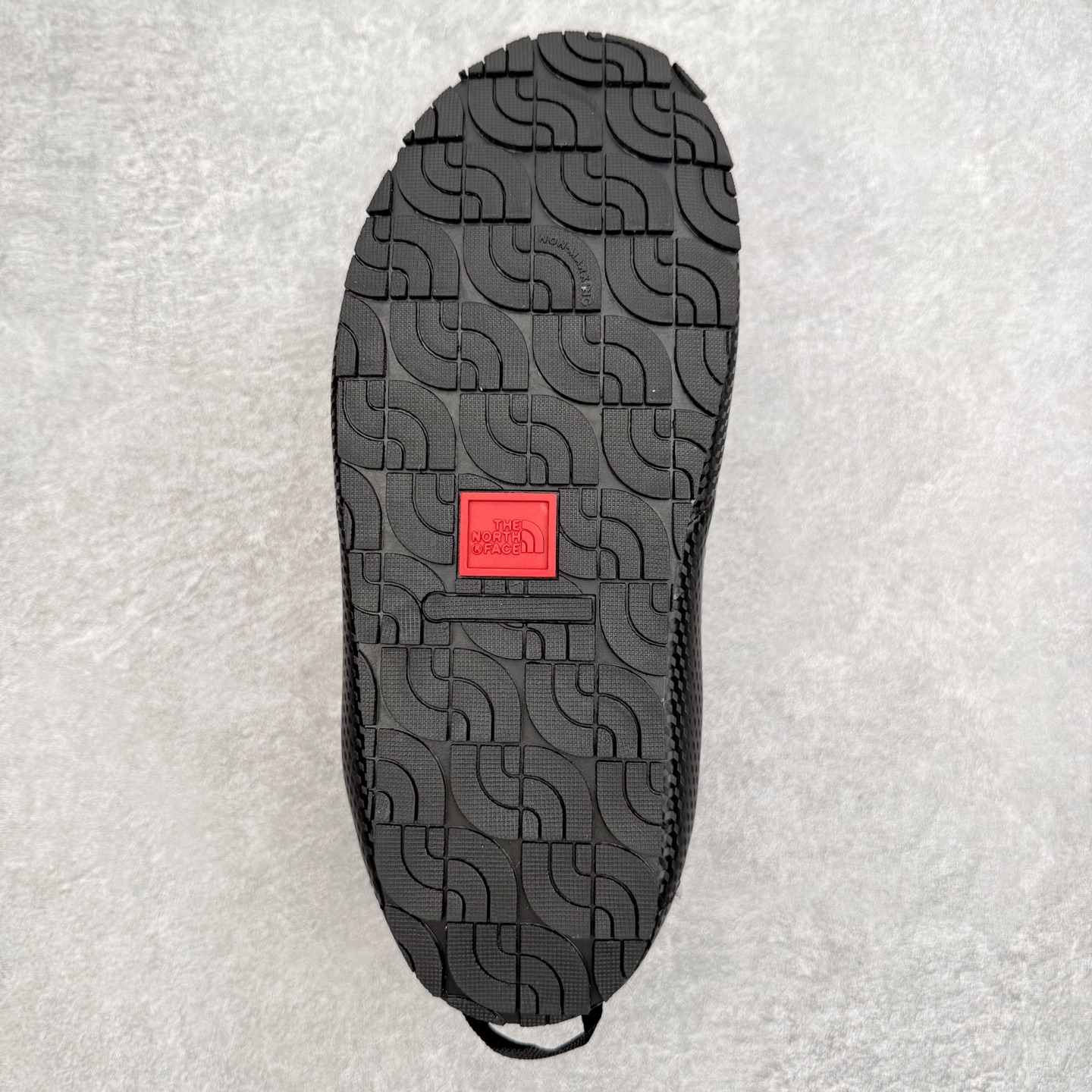 图片[9]-THE NORTH FACE 北面一脚蹬超轻保暖面包棉鞋 专业户外登山品牌（北面）The North Face自1966年创立，由两位热爱登山徒步的年轻登山者于美西旧金山开创，不断透过研发与创新，并且将最先进的技术结合在服装与鞋款设计，生产多种外型帅气且专业能力非常强的户外运动装备而备受欢迎。尺码：36 36.5 37.5 38 38.5 39 40 40.5 41 42 42.5 43 44 44.5 45-选品中心