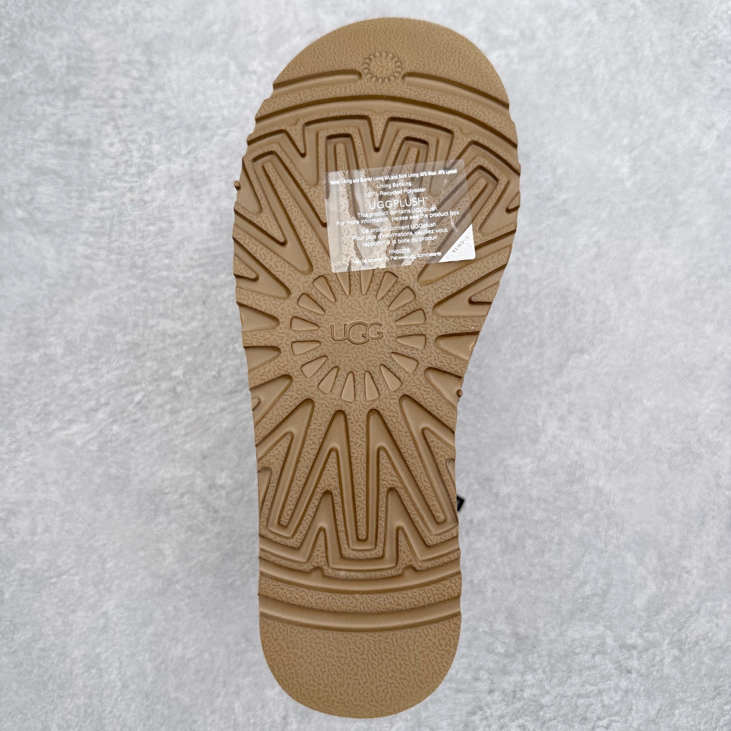 图片[9]-UGG 4574 秋冬羊皮毛一体雪地靴 全鞋采用ZP同厂 隆丰A级澳洲进口羊皮毛一体 品牌代工厂生产线 完全遵循ZP工艺流程 代工厂原厂版师 秉承无原鞋不开发选择 注重每一处细节 市面最正版型 TREADLITE\\\”轻翼\\\”科技外底 轻便/耐用/柔韧/桩型【售后郑重承诺】一个月内若出现重大脱胶/断底等质量问题 直接为您换新！尺码：35 36 37 38 39 40-选品中心