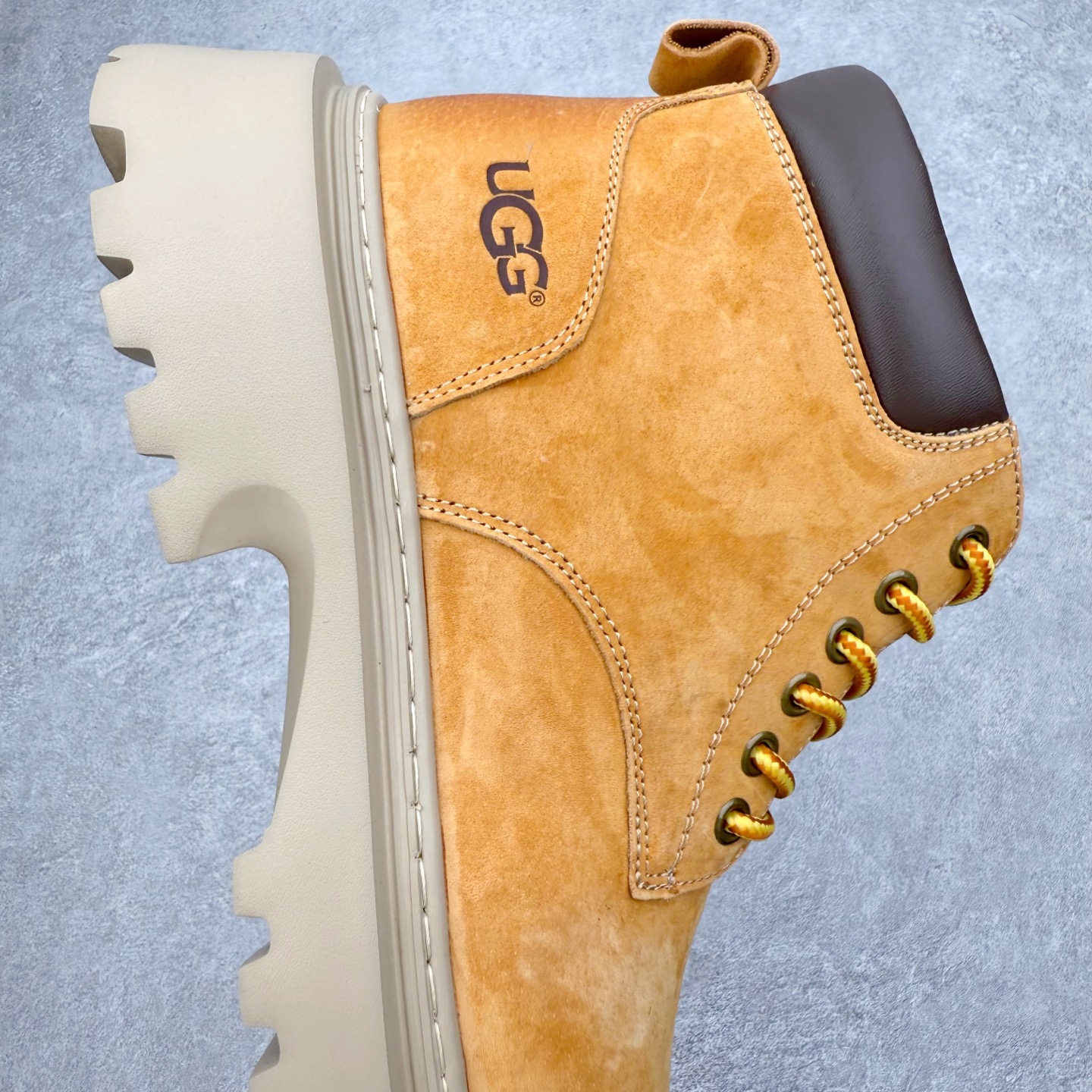 图片[6]-UGG Tasman Weather Hybrid 塔斯曼混合系列轻量休闲鞋 美国UGG秋冬新品（毛绒一体内里🔥保暖锁热）秋冬必备 户外男士高帮休闲马丁靴雪地靴系列 广东大厂品质 秋冬新款 时尚潮流搭配 面料釆用意大利进口磨砂牛皮 全鞋真牛皮材料 大底到五金都是代工厂原材料制作 好货不杀猪 首单质量严格把控 全套官网统一包装 今年冬季防寒户外专用产品 日常随意搭配 型男必备‼尺码：38-44-选品中心