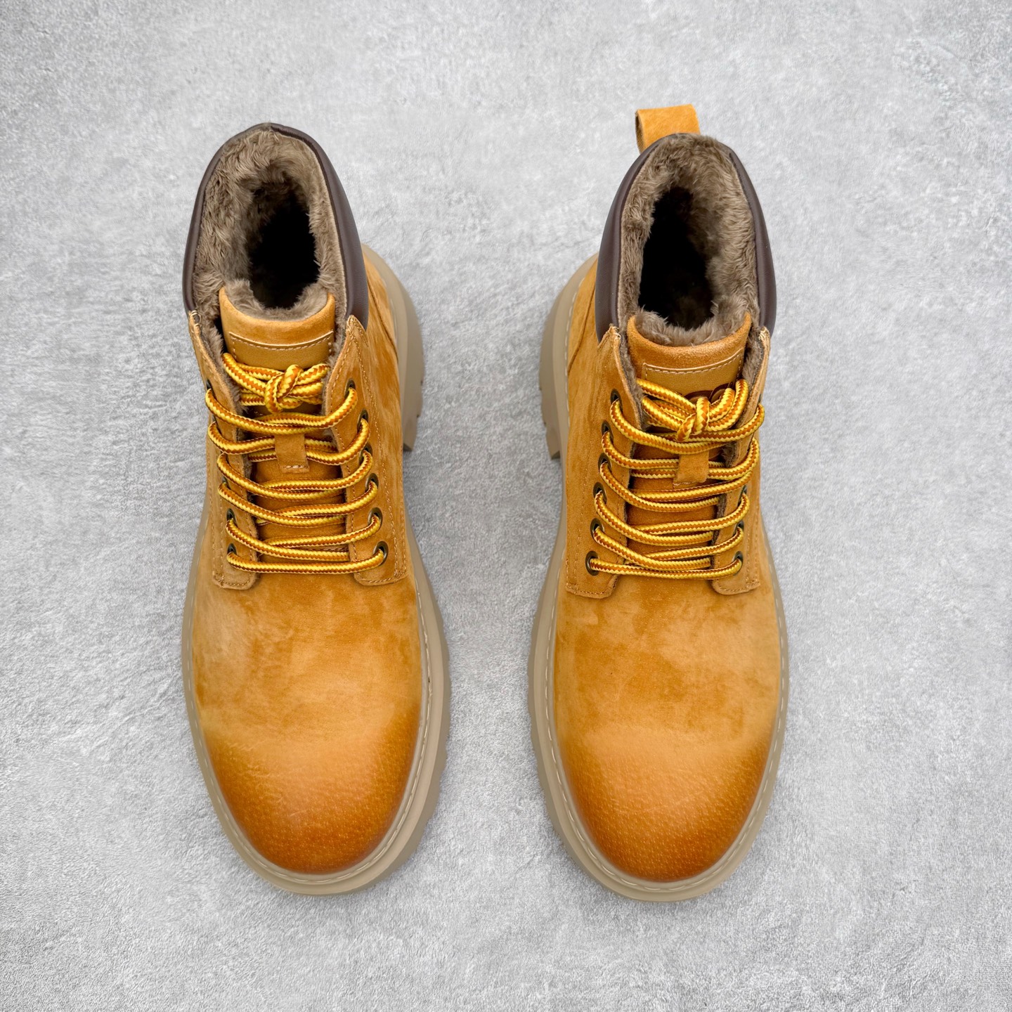 图片[2]-UGG Tasman Weather Hybrid 塔斯曼混合系列轻量休闲鞋 美国UGG秋冬新品（毛绒一体内里🔥保暖锁热）秋冬必备 户外男士高帮休闲马丁靴雪地靴系列 广东大厂品质 秋冬新款 时尚潮流搭配 面料釆用意大利进口磨砂牛皮 全鞋真牛皮材料 大底到五金都是代工厂原材料制作 好货不杀猪 首单质量严格把控 全套官网统一包装 今年冬季防寒户外专用产品 日常随意搭配 型男必备‼尺码：38-44-选品中心