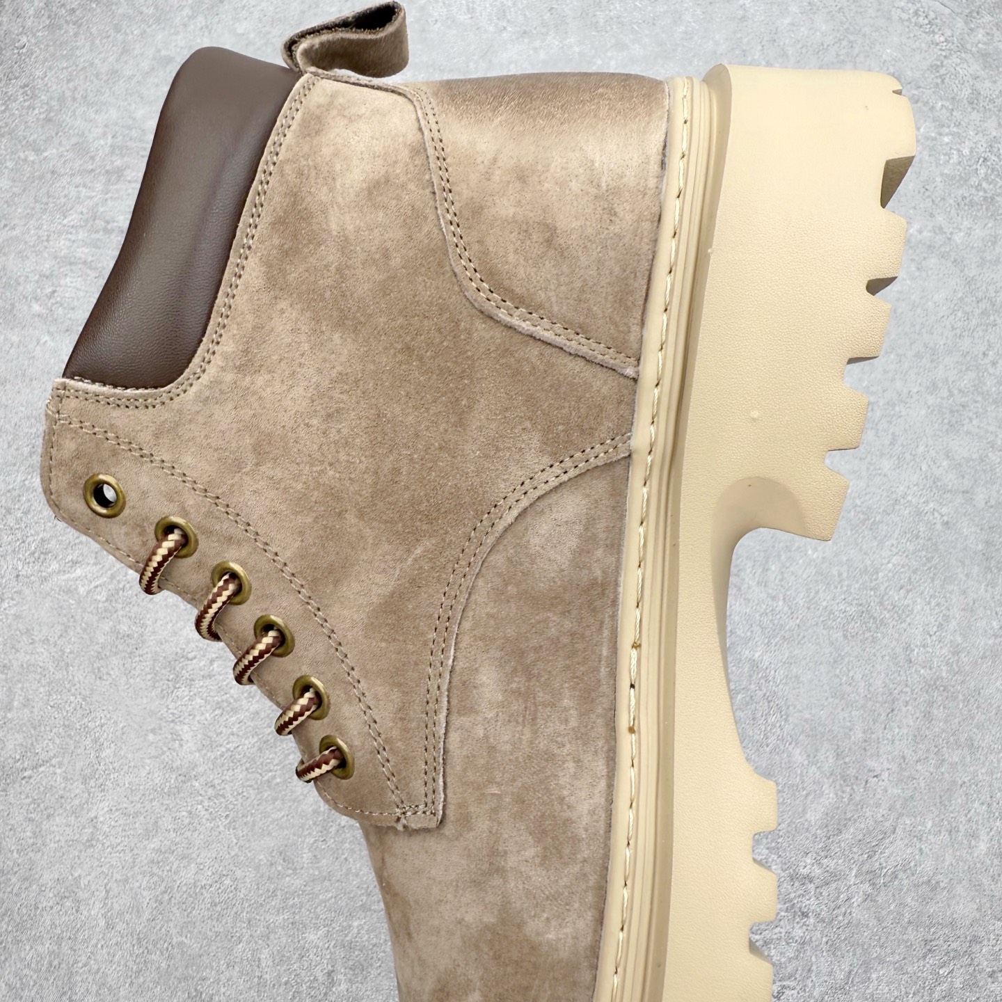 图片[7]-UGG Tasman Weather Hybrid 塔斯曼混合系列轻量休闲鞋 美国UGG秋冬新品（毛绒一体内里🔥保暖锁热）秋冬必备 户外男士高帮休闲马丁靴雪地靴系列 广东大厂品质 秋冬新款 时尚潮流搭配 面料釆用意大利进口磨砂牛皮 全鞋真牛皮材料 大底到五金都是代工厂原材料制作 好货不杀猪 首单质量严格把控 全套官网统一包装 今年冬季防寒户外专用产品 日常随意搭配 型男必备‼尺码：38-44-选品中心