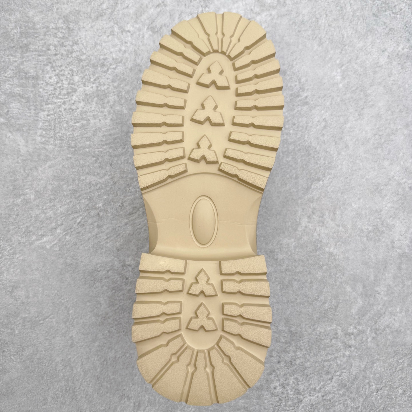 图片[9]-UGG Tasman Weather Hybrid 塔斯曼混合系列轻量休闲鞋 美国UGG秋冬新品（毛绒一体内里🔥保暖锁热）秋冬必备 户外男士高帮休闲马丁靴雪地靴系列 广东大厂品质 秋冬新款 时尚潮流搭配 面料釆用意大利进口磨砂牛皮 全鞋真牛皮材料 大底到五金都是代工厂原材料制作 好货不杀猪 首单质量严格把控 全套官网统一包装 今年冬季防寒户外专用产品 日常随意搭配 型男必备‼尺码：38-44-选品中心