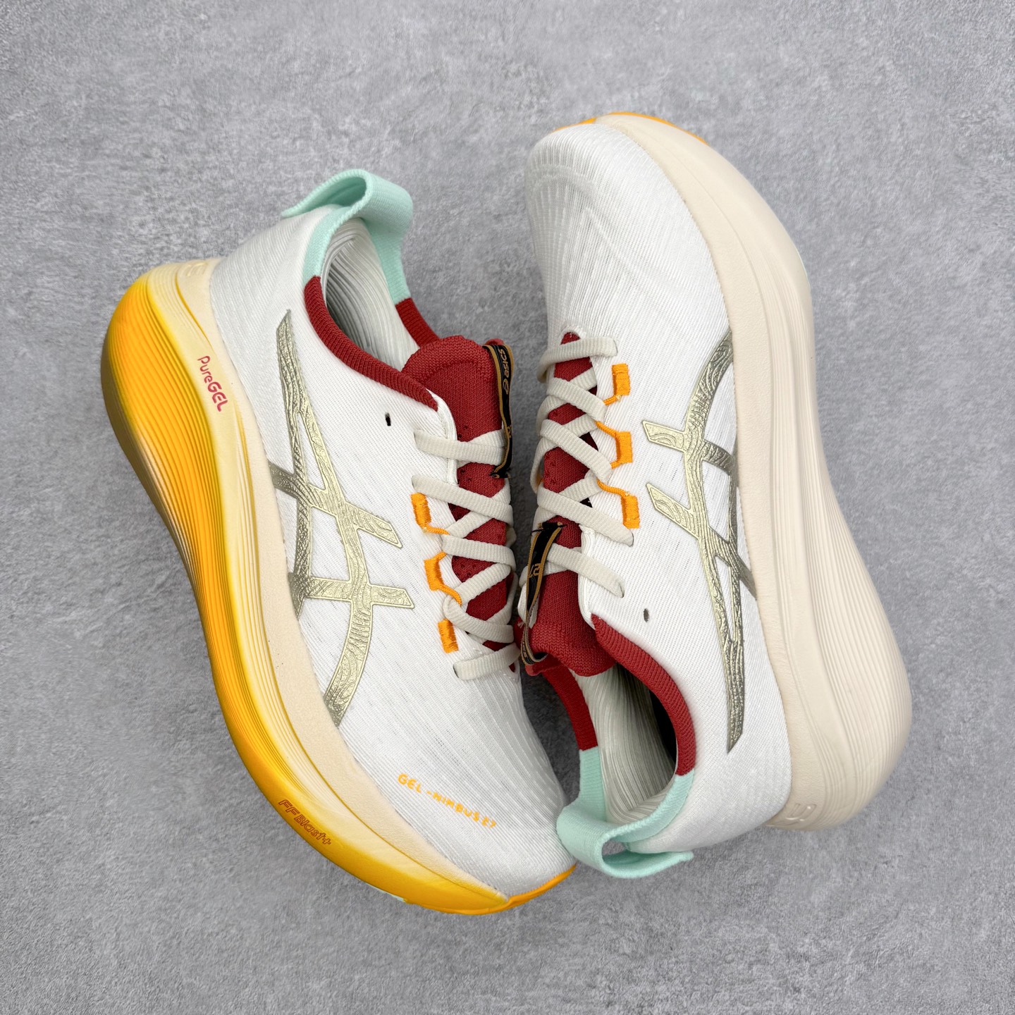 图片[3]-Asics GEL-Nimbus 26 亚瑟士缓震跑鞋 近年复古风潮的势头很旺 ASICS一直坚信保持身体的健康与活力是打造健康快乐的生活方式的最佳途径 ASICS为复古鞋型注入新设计 为玩家的街头穿搭提供了更多可能 GEL-NIMBUSTM9运动鞋最初是为中立和仰卧跑步者设计的长距离训练器 采用原始材料和关键细节重新设计 其Y2K时代的工业外观也被大胆的对比和色块所抵消 尺码：36 36.5 37.5 38 38.5 39 40 40.5 41.5 42 42.5 43.5 44 44.5 45-选品中心