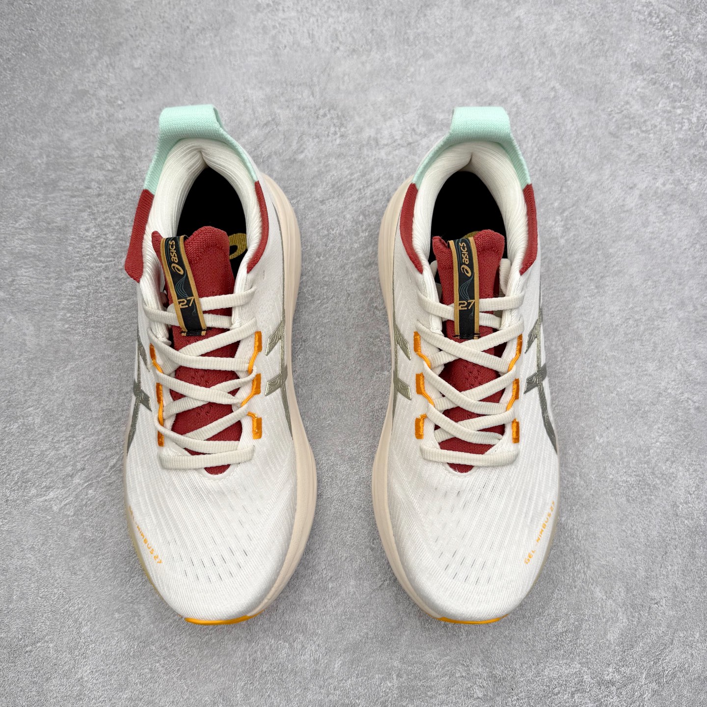 图片[2]-Asics GEL-Nimbus 26 亚瑟士缓震跑鞋 近年复古风潮的势头很旺 ASICS一直坚信保持身体的健康与活力是打造健康快乐的生活方式的最佳途径 ASICS为复古鞋型注入新设计 为玩家的街头穿搭提供了更多可能 GEL-NIMBUSTM9运动鞋最初是为中立和仰卧跑步者设计的长距离训练器 采用原始材料和关键细节重新设计 其Y2K时代的工业外观也被大胆的对比和色块所抵消 尺码：36 36.5 37.5 38 38.5 39 40 40.5 41.5 42 42.5 43.5 44 44.5 45-选品中心