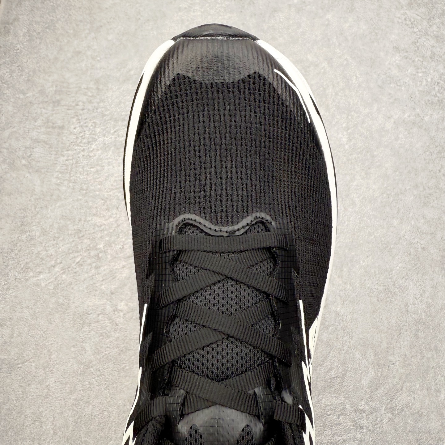 图片[4]-HOKA ONE ONE Challenger ATR 8 挑战者八代轻便耐磨防滑跑步鞋 新一代Challenger泡棉中底减重10% 增加3mm强化缓震、打造Q弹脚感 后跟采用延伸设计 加强跟腱保护、便于穿脱 搭配环保工程网布增加透气、短靴细节防止碎石进入 重新设计的大底以轮胎刻纹为灵感 以更密集的全大底水波刻纹 搭配加大面积的高耐磨橡胶与4mm大刻纹设计 增加整体抓地力与稳定性 尺码：36 36.5 37.5 38 38.5 39 40 40.5 41 42 42.5 43 44 44.5 45-选品中心