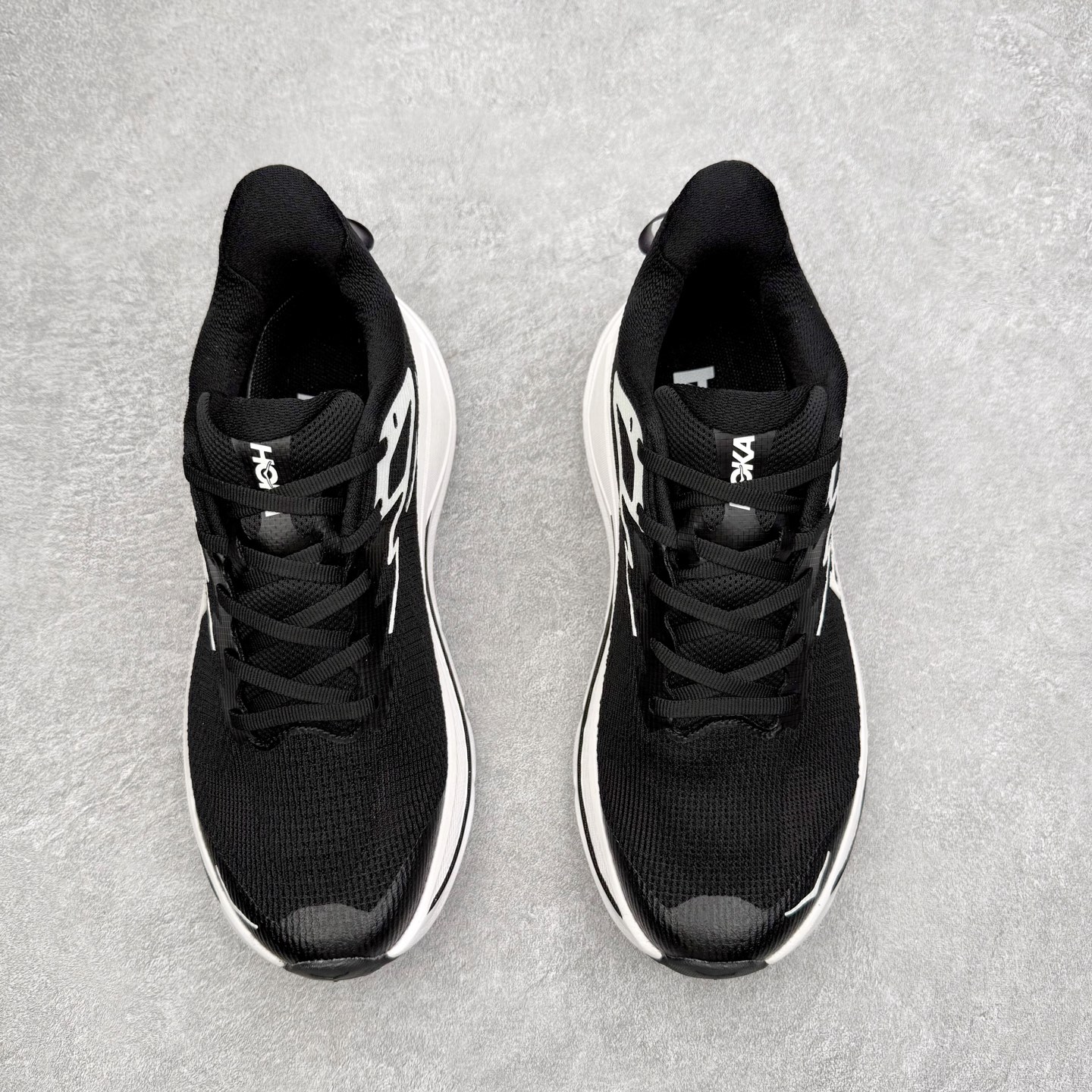 图片[2]-HOKA ONE ONE Challenger ATR 8 挑战者八代轻便耐磨防滑跑步鞋 新一代Challenger泡棉中底减重10% 增加3mm强化缓震、打造Q弹脚感 后跟采用延伸设计 加强跟腱保护、便于穿脱 搭配环保工程网布增加透气、短靴细节防止碎石进入 重新设计的大底以轮胎刻纹为灵感 以更密集的全大底水波刻纹 搭配加大面积的高耐磨橡胶与4mm大刻纹设计 增加整体抓地力与稳定性 尺码：36 36.5 37.5 38 38.5 39 40 40.5 41 42 42.5 43 44 44.5 45-选品中心