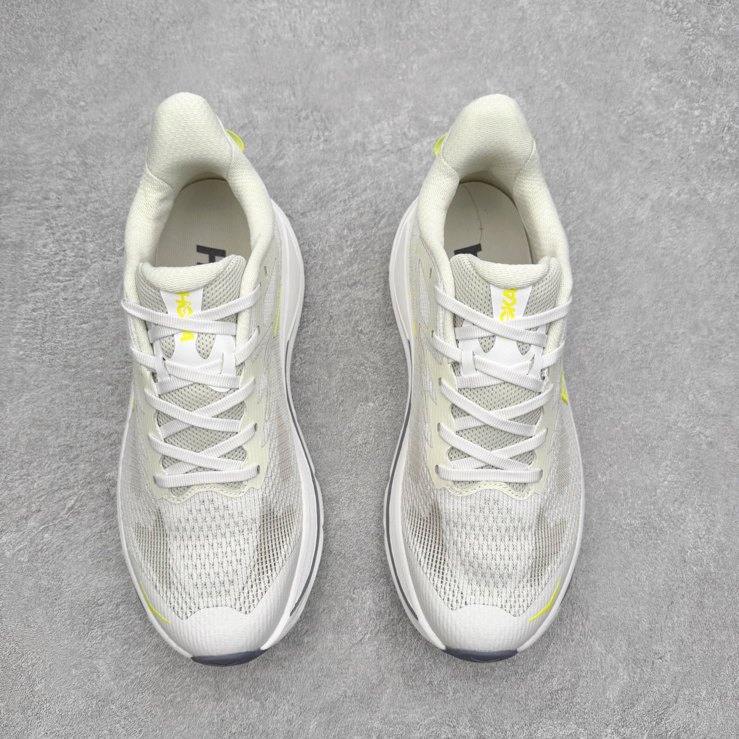 图片[2]-HOKA ONE ONE Challenger ATR 8 挑战者八代轻便耐磨防滑跑步鞋 新一代Challenger泡棉中底减重10% 增加3mm强化缓震、打造Q弹脚感 后跟采用延伸设计 加强跟腱保护、便于穿脱 搭配环保工程网布增加透气、短靴细节防止碎石进入 重新设计的大底以轮胎刻纹为灵感 以更密集的全大底水波刻纹 搭配加大面积的高耐磨橡胶与4mm大刻纹设计 增加整体抓地力与稳定性 尺码：36 36.5 37.5 38 38.5 39 40 40.5 41 42 42.5 43 44 44.5 45-选品中心