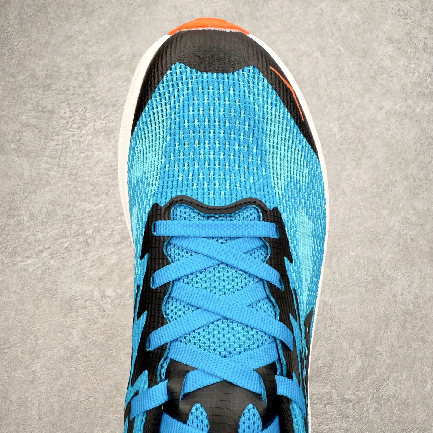 图片[4]-HOKA ONE ONE Challenger ATR 8 挑战者八代轻便耐磨防滑跑步鞋 新一代Challenger泡棉中底减重10% 增加3mm强化缓震、打造Q弹脚感 后跟采用延伸设计 加强跟腱保护、便于穿脱 搭配环保工程网布增加透气、短靴细节防止碎石进入 重新设计的大底以轮胎刻纹为灵感 以更密集的全大底水波刻纹 搭配加大面积的高耐磨橡胶与4mm大刻纹设计 增加整体抓地力与稳定性 尺码：36 36.5 37.5 38 38.5 39 40 40.5 41 42 42.5 43 44 44.5 45-选品中心