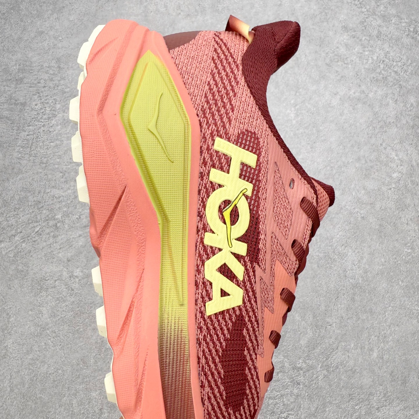 图片[6]-HOKA ONE ONE Challenger ATR 8 挑战者八代轻便耐磨防滑跑步鞋 新一代Challenger泡棉中底减重10% 增加3mm强化缓震、打造Q弹脚感 后跟采用延伸设计 加强跟腱保护、便于穿脱 搭配环保工程网布增加透气、短靴细节防止碎石进入 重新设计的大底以轮胎刻纹为灵感 以更密集的全大底水波刻纹 搭配加大面积的高耐磨橡胶与4mm大刻纹设计 增加整体抓地力与稳定性 尺码：36 36.5 37.5 38 38.5 39 40 40.5 41 42 42.5 43 44 44.5 45-选品中心