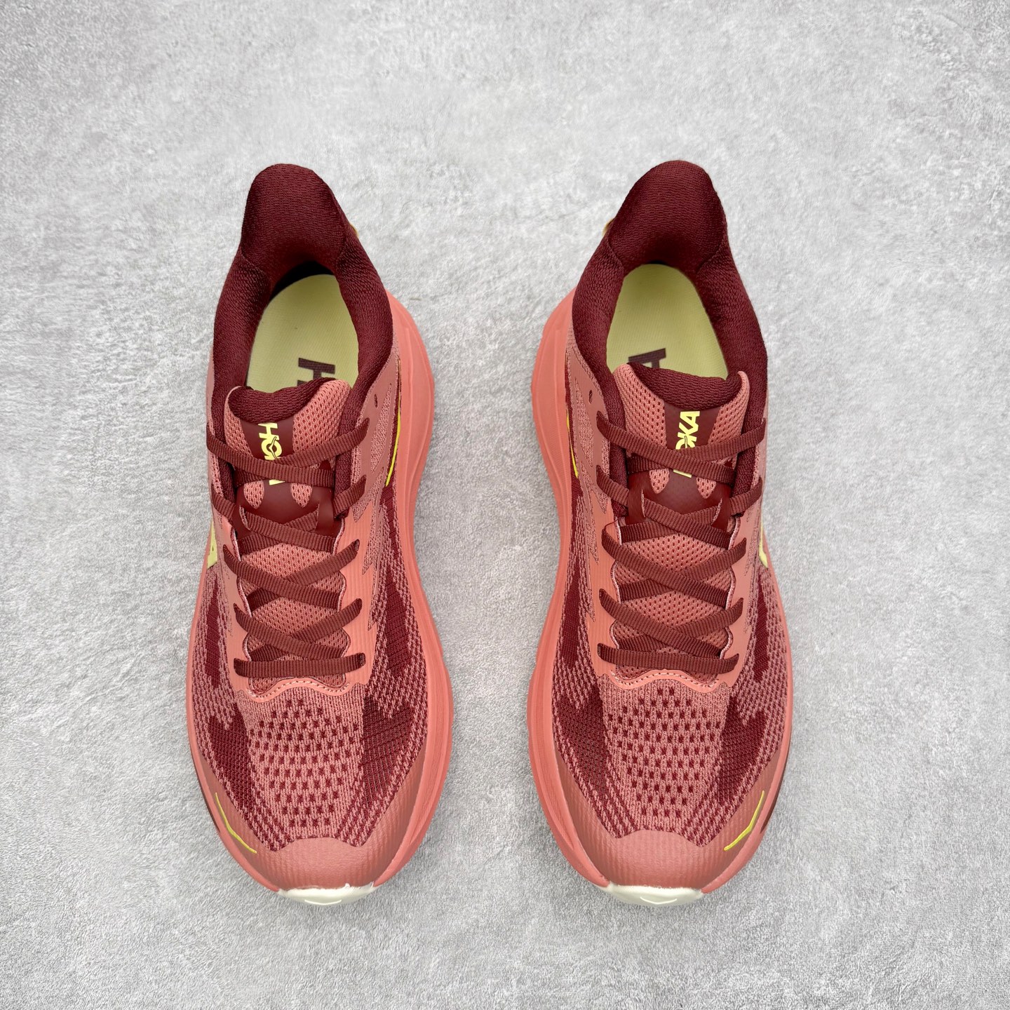 图片[2]-HOKA ONE ONE Challenger ATR 8 挑战者八代轻便耐磨防滑跑步鞋 新一代Challenger泡棉中底减重10% 增加3mm强化缓震、打造Q弹脚感 后跟采用延伸设计 加强跟腱保护、便于穿脱 搭配环保工程网布增加透气、短靴细节防止碎石进入 重新设计的大底以轮胎刻纹为灵感 以更密集的全大底水波刻纹 搭配加大面积的高耐磨橡胶与4mm大刻纹设计 增加整体抓地力与稳定性 尺码：36 36.5 37.5 38 38.5 39 40 40.5 41 42 42.5 43 44 44.5 45-选品中心