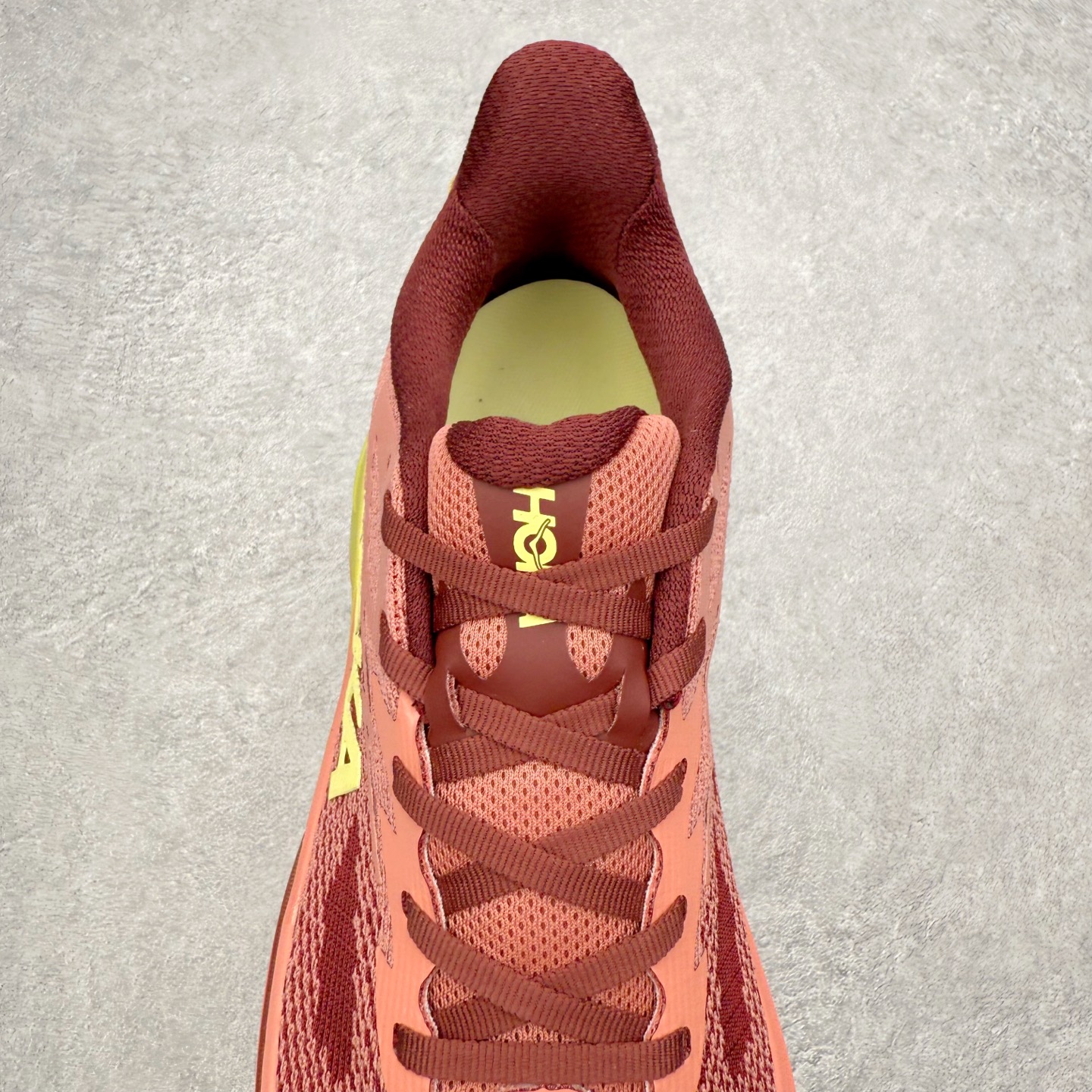 图片[5]-HOKA ONE ONE Challenger ATR 8 挑战者八代轻便耐磨防滑跑步鞋 新一代Challenger泡棉中底减重10% 增加3mm强化缓震、打造Q弹脚感 后跟采用延伸设计 加强跟腱保护、便于穿脱 搭配环保工程网布增加透气、短靴细节防止碎石进入 重新设计的大底以轮胎刻纹为灵感 以更密集的全大底水波刻纹 搭配加大面积的高耐磨橡胶与4mm大刻纹设计 增加整体抓地力与稳定性 尺码：36 36.5 37.5 38 38.5 39 40 40.5 41 42 42.5 43 44 44.5 45-选品中心