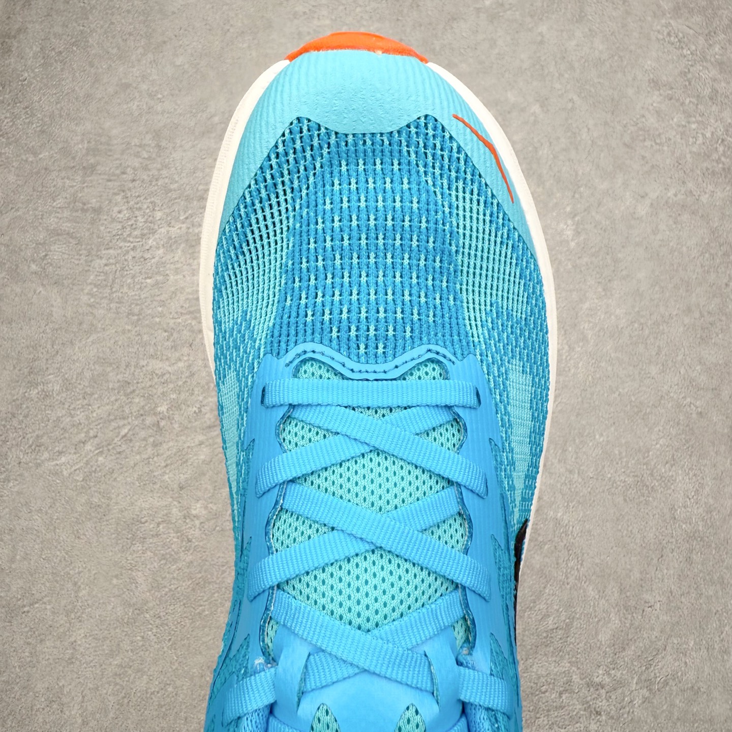 图片[4]-HOKA ONE ONE Challenger ATR 8 挑战者八代轻便耐磨防滑跑步鞋 新一代Challenger泡棉中底减重10% 增加3mm强化缓震、打造Q弹脚感 后跟采用延伸设计 加强跟腱保护、便于穿脱 搭配环保工程网布增加透气、短靴细节防止碎石进入 重新设计的大底以轮胎刻纹为灵感 以更密集的全大底水波刻纹 搭配加大面积的高耐磨橡胶与4mm大刻纹设计 增加整体抓地力与稳定性 尺码：36 36.5 37.5 38 38.5 39 40 40.5 41 42 42.5 43 44 44.5 45-选品中心