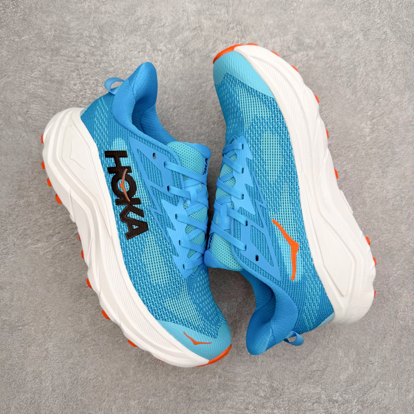 图片[3]-HOKA ONE ONE Challenger ATR 8 挑战者八代轻便耐磨防滑跑步鞋 新一代Challenger泡棉中底减重10% 增加3mm强化缓震、打造Q弹脚感 后跟采用延伸设计 加强跟腱保护、便于穿脱 搭配环保工程网布增加透气、短靴细节防止碎石进入 重新设计的大底以轮胎刻纹为灵感 以更密集的全大底水波刻纹 搭配加大面积的高耐磨橡胶与4mm大刻纹设计 增加整体抓地力与稳定性 尺码：36 36.5 37.5 38 38.5 39 40 40.5 41 42 42.5 43 44 44.5 45-选品中心