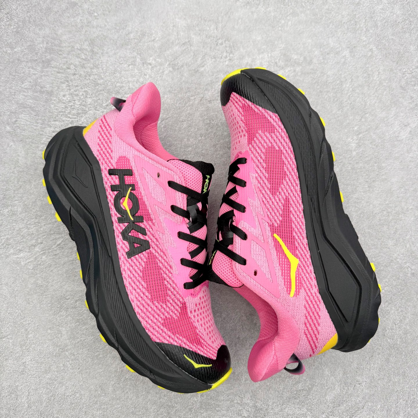 图片[3]-HOKA ONE ONE Challenger ATR 8 挑战者八代轻便耐磨防滑跑步鞋 新一代Challenger泡棉中底减重10% 增加3mm强化缓震、打造Q弹脚感 后跟采用延伸设计 加强跟腱保护、便于穿脱 搭配环保工程网布增加透气、短靴细节防止碎石进入 重新设计的大底以轮胎刻纹为灵感 以更密集的全大底水波刻纹 搭配加大面积的高耐磨橡胶与4mm大刻纹设计 增加整体抓地力与稳定性 尺码：36 36.5 37.5 38 38.5 39 40 40.5 41 42 42.5 43 44 44.5 45-选品中心