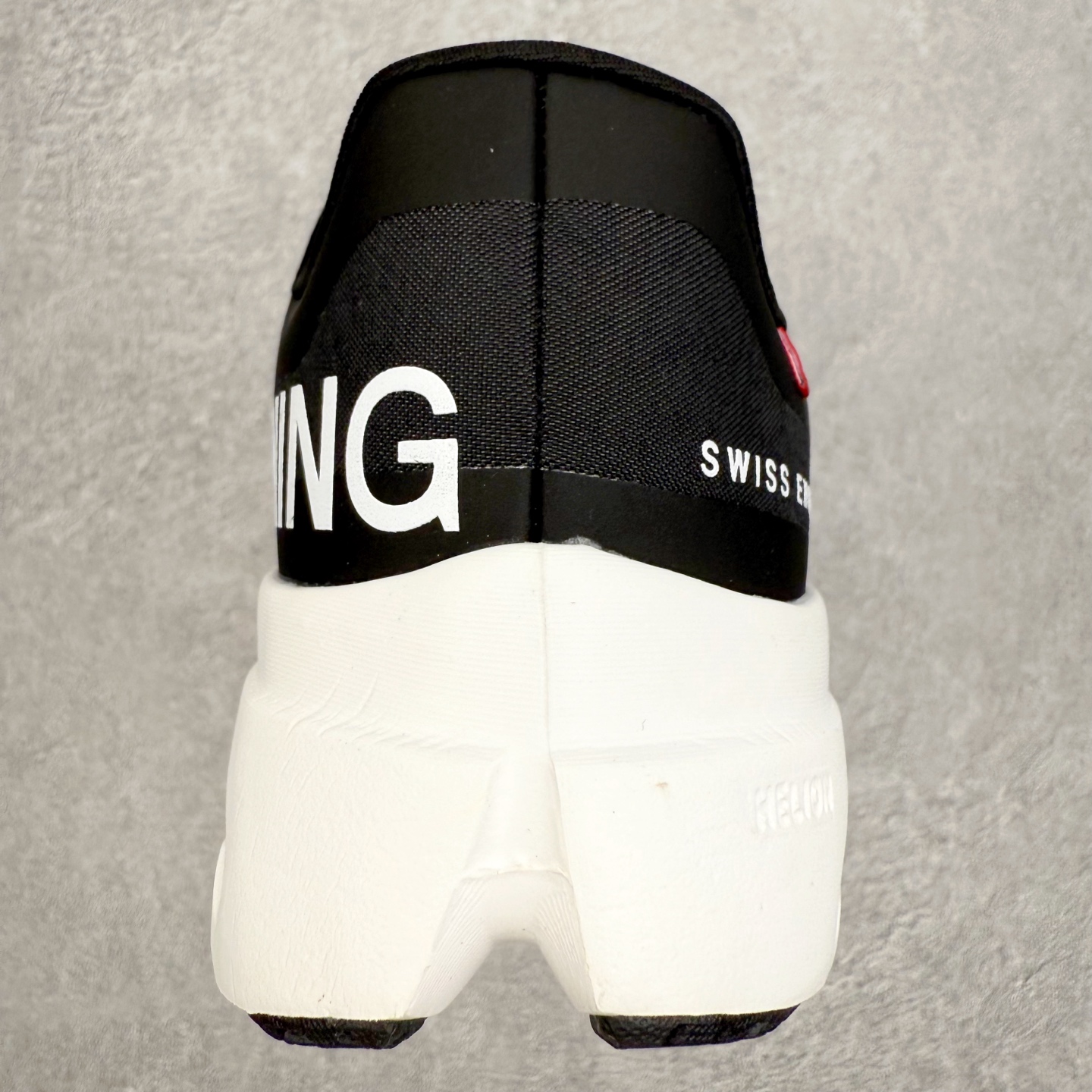 图片[8]-On昂跑 Cloudsurfer Next Z5 舒适柔软低帮跑步鞋 此运动品牌 开创于2010年 缓震着陆、强效回弹、轻柔质感的设计构思始终是ON研制关键 与此同时基于“为全球提供革新性的跑步感受”信念 陆续推出了多款跑鞋及其以专业运动人体跑步工程学为设计关键的功能性跑步服饰设备 让跑者不费力气地畅快畅跑 尺码：36 36.5 37.5 38 38.5 39 40 40.5 41 42 42.5 43 44 44.5 45-选品中心