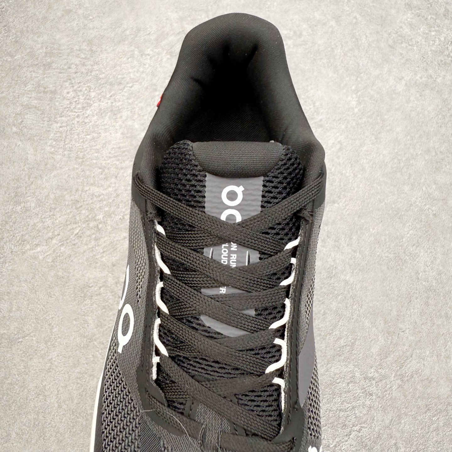 图片[5]-On昂跑 Cloudsurfer Next Z5 舒适柔软低帮跑步鞋 此运动品牌 开创于2010年 缓震着陆、强效回弹、轻柔质感的设计构思始终是ON研制关键 与此同时基于“为全球提供革新性的跑步感受”信念 陆续推出了多款跑鞋及其以专业运动人体跑步工程学为设计关键的功能性跑步服饰设备 让跑者不费力气地畅快畅跑 尺码：36 36.5 37.5 38 38.5 39 40 40.5 41 42 42.5 43 44 44.5 45-选品中心