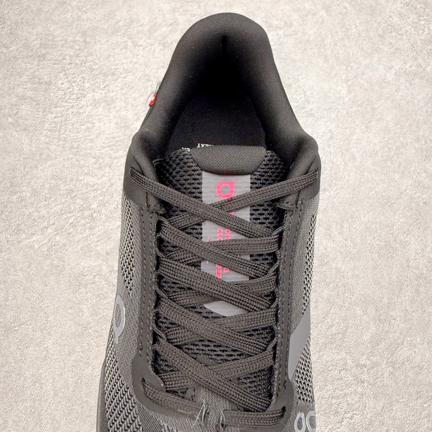 图片[5]-On昂跑 Cloudsurfer Next Z5 舒适柔软低帮跑步鞋 此运动品牌 开创于2010年 缓震着陆、强效回弹、轻柔质感的设计构思始终是ON研制关键 与此同时基于“为全球提供革新性的跑步感受”信念 陆续推出了多款跑鞋及其以专业运动人体跑步工程学为设计关键的功能性跑步服饰设备 让跑者不费力气地畅快畅跑 尺码：36 36.5 37.5 38 38.5 39 40 40.5 41 42 42.5 43 44 44.5 45-选品中心