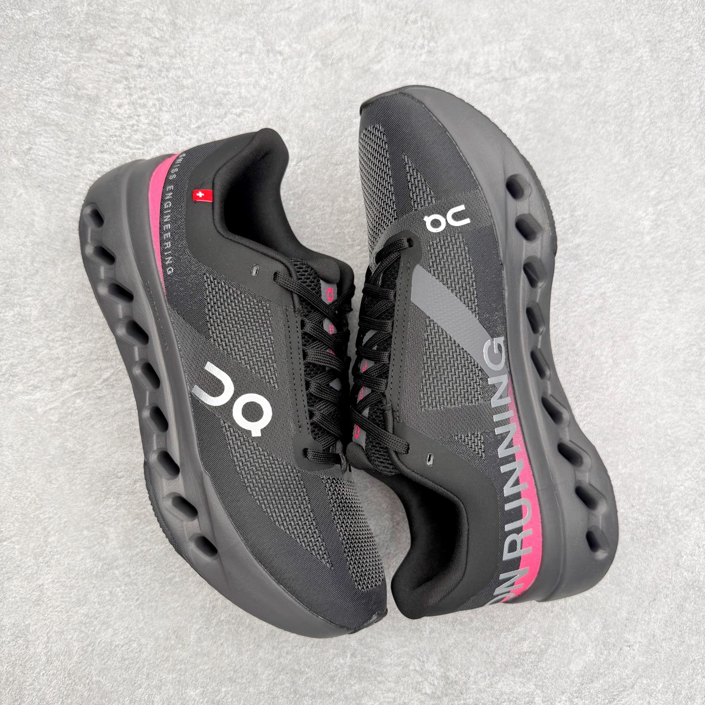 图片[3]-On昂跑 Cloudsurfer Next Z5 舒适柔软低帮跑步鞋 此运动品牌 开创于2010年 缓震着陆、强效回弹、轻柔质感的设计构思始终是ON研制关键 与此同时基于“为全球提供革新性的跑步感受”信念 陆续推出了多款跑鞋及其以专业运动人体跑步工程学为设计关键的功能性跑步服饰设备 让跑者不费力气地畅快畅跑 尺码：36 36.5 37.5 38 38.5 39 40 40.5 41 42 42.5 43 44 44.5 45-选品中心