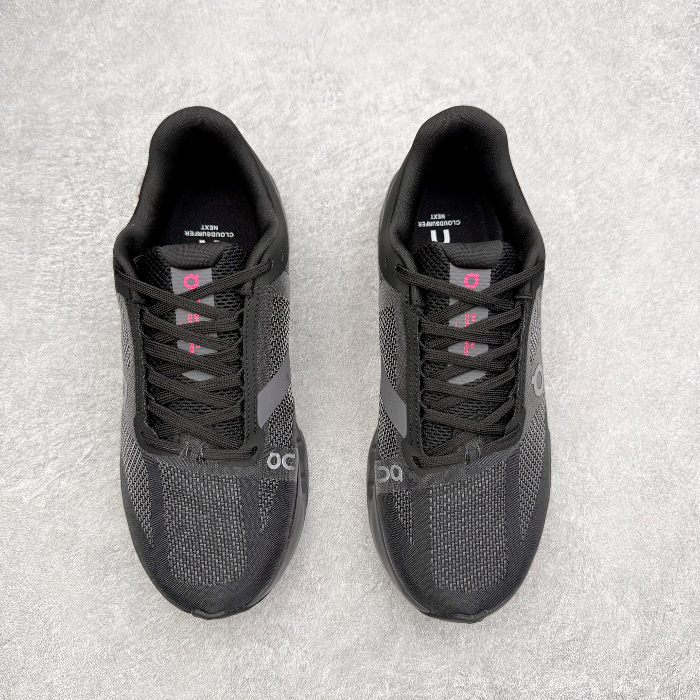 图片[2]-On昂跑 Cloudsurfer Next Z5 舒适柔软低帮跑步鞋 此运动品牌 开创于2010年 缓震着陆、强效回弹、轻柔质感的设计构思始终是ON研制关键 与此同时基于“为全球提供革新性的跑步感受”信念 陆续推出了多款跑鞋及其以专业运动人体跑步工程学为设计关键的功能性跑步服饰设备 让跑者不费力气地畅快畅跑 尺码：36 36.5 37.5 38 38.5 39 40 40.5 41 42 42.5 43 44 44.5 45-选品中心