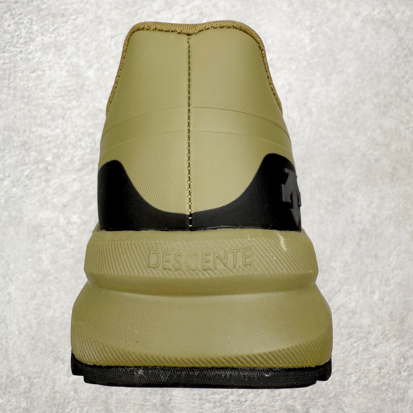 图片[8]-DESCENTE Dualis Dulis Wire Wp 运动低帮生活休闲鞋 DESCENTE（迪桑特）创立于1935年，品牌名取自法语词汇，意为“滑降”。品牌箭头标识代表滑雪的三种技术“高速直线滑行”、“穿越”和“侧滑”，也寓意品牌在打造高端专业运动产品中不断追求完美的创新精神，致力于成为中国高端专业滑雪、综训、女子、铁人三项、高尔夫的第一品牌。尺码：39 40 41 42 43 44 45-选品中心