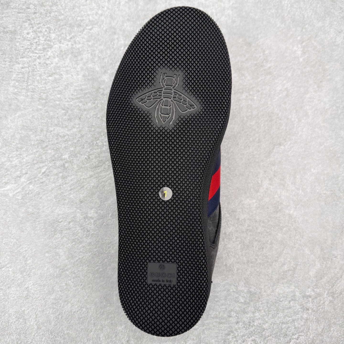 图片[9]-＃纯原福利 Gucci 古驰 Screener 运动休闲时装奢侈品系列 GG珐琅扣 擦脏做旧小脏鞋 高端零售海淘商家混卖版本 东莞纯原品质 原鞋对照工艺生产 原厂一致色泽度玛瑙珐琅GG扣 原版一致鞋舌鞋带处擦脏工艺 全套原版包装外盒配件 意大利进口磨砂头层牛皮 后跟原版一致哑光丝印烫金字体 全网独家复刻细节 ）同源出厂真丝绸防尘鞋套袋 原装雪梨形超软沙绒纸团，工艺无缝细空胶技术，原版一致私模开发大底 尺码：35 36 37 38 39 40 41 42 43 44 45-选品中心